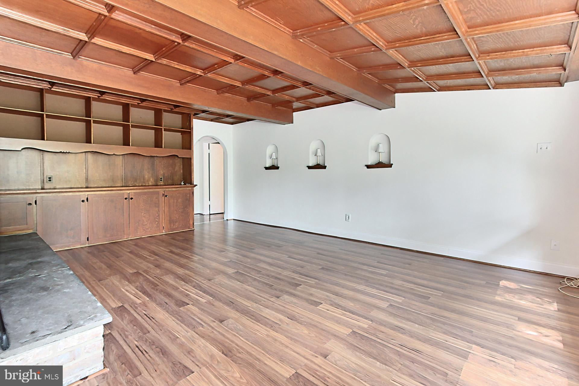 LAKE BARCROFT - Residential