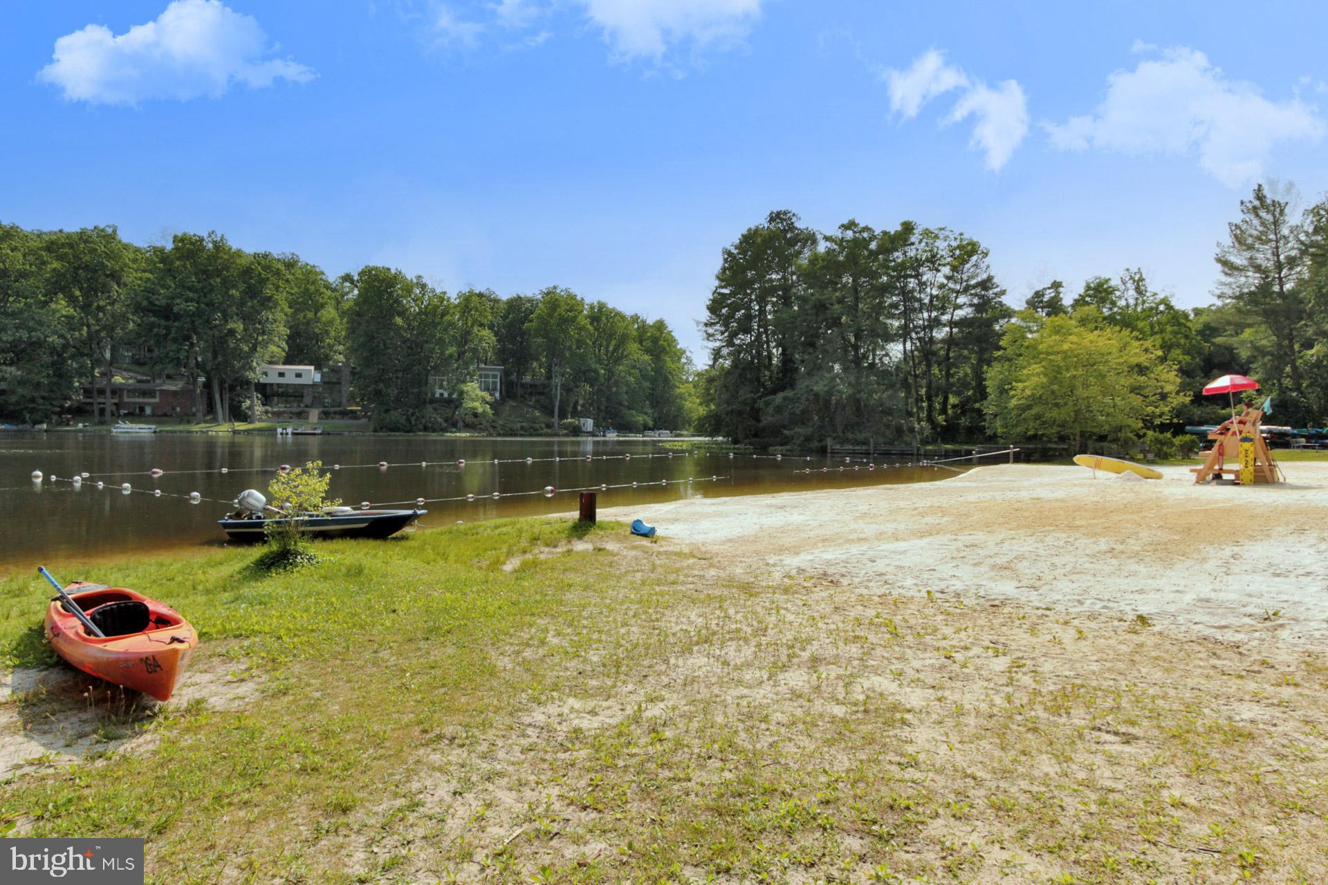 LAKE BARCROFT - Residential