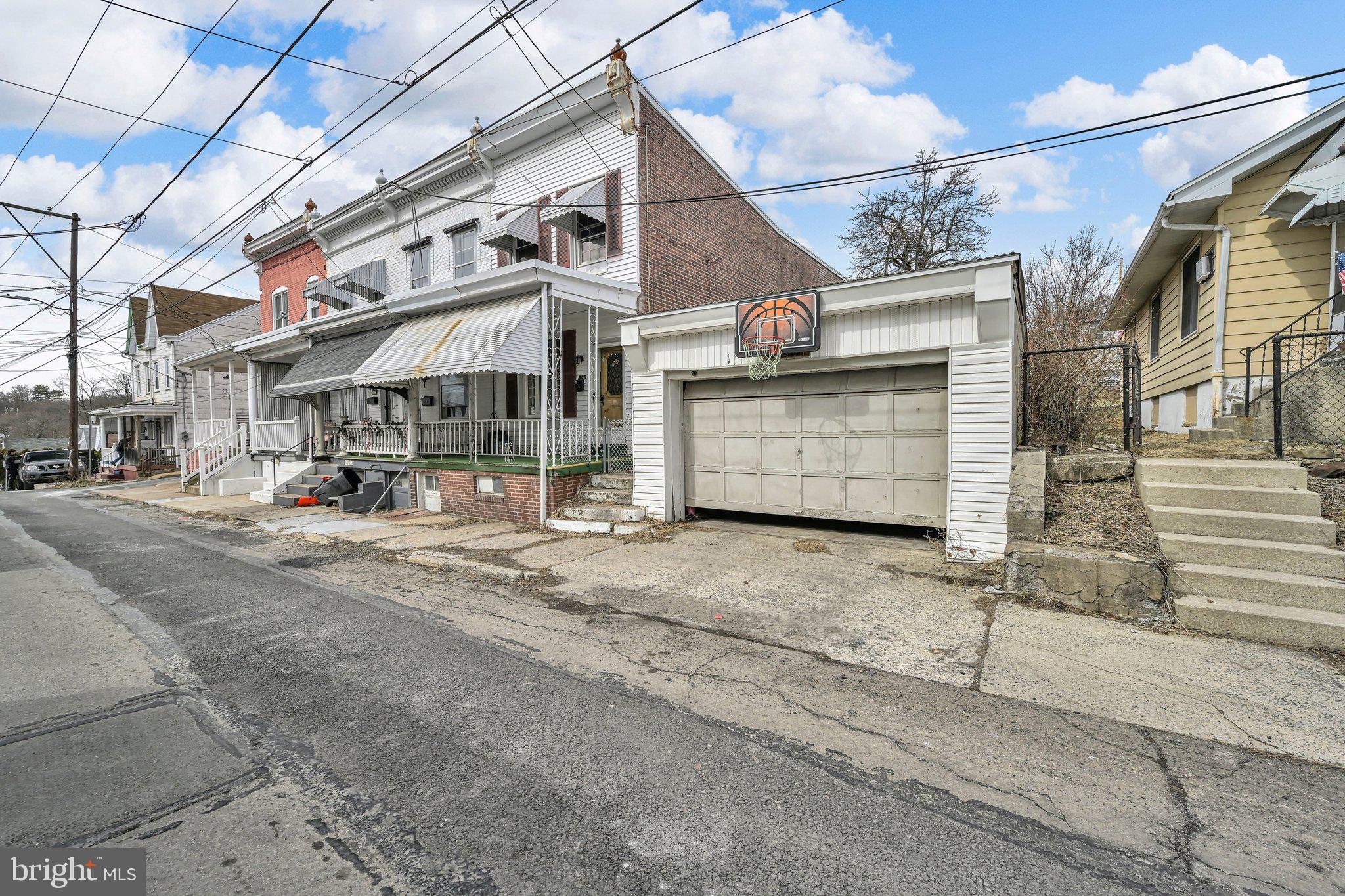 604 FAIRVIEW STREET