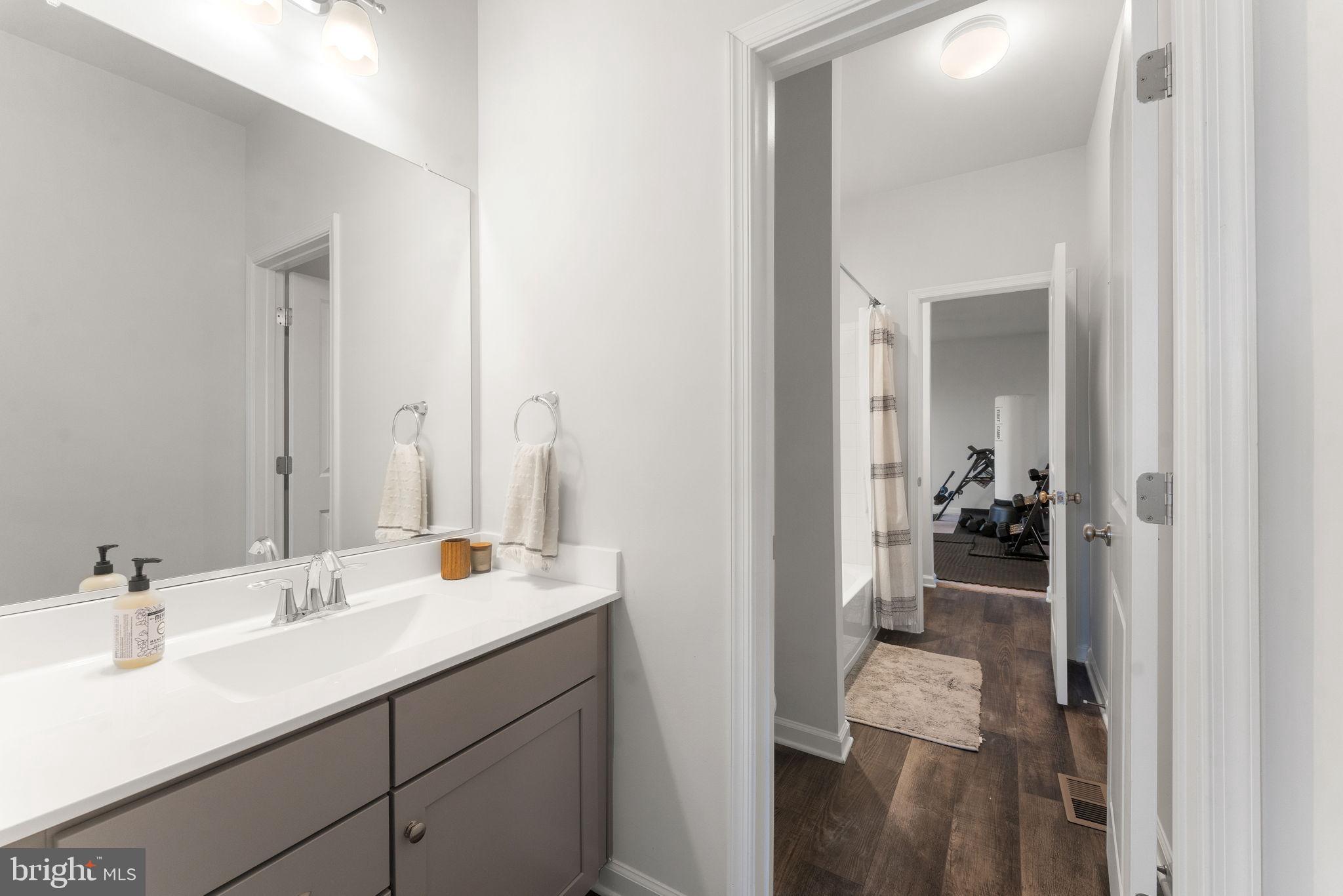 LIBERTY HALL - Residential