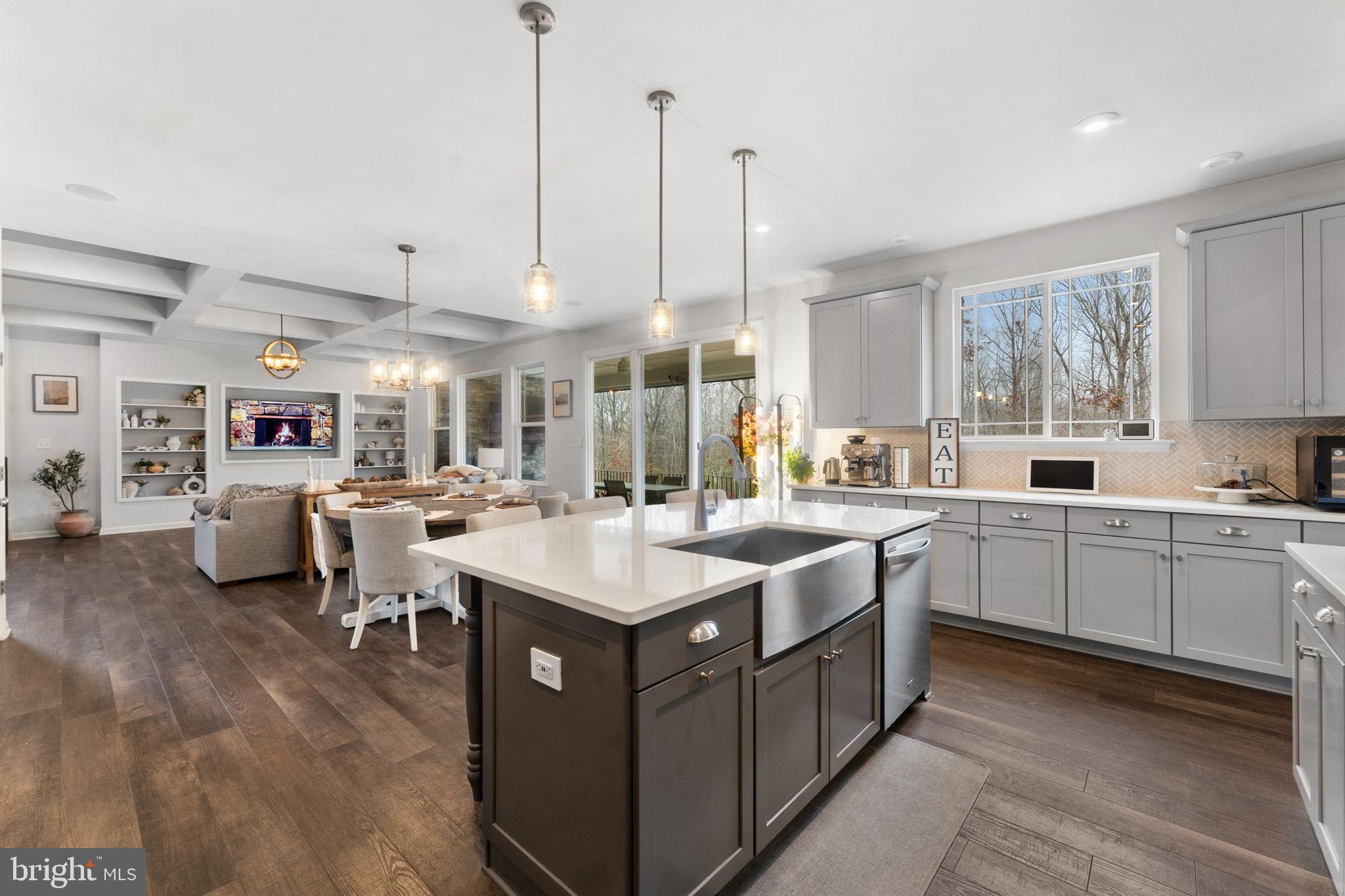 LIBERTY HALL - Residential