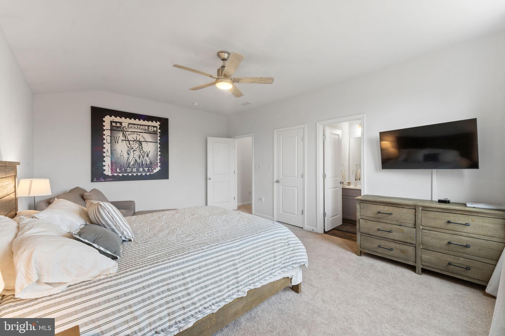 LIBERTY HALL - Residential