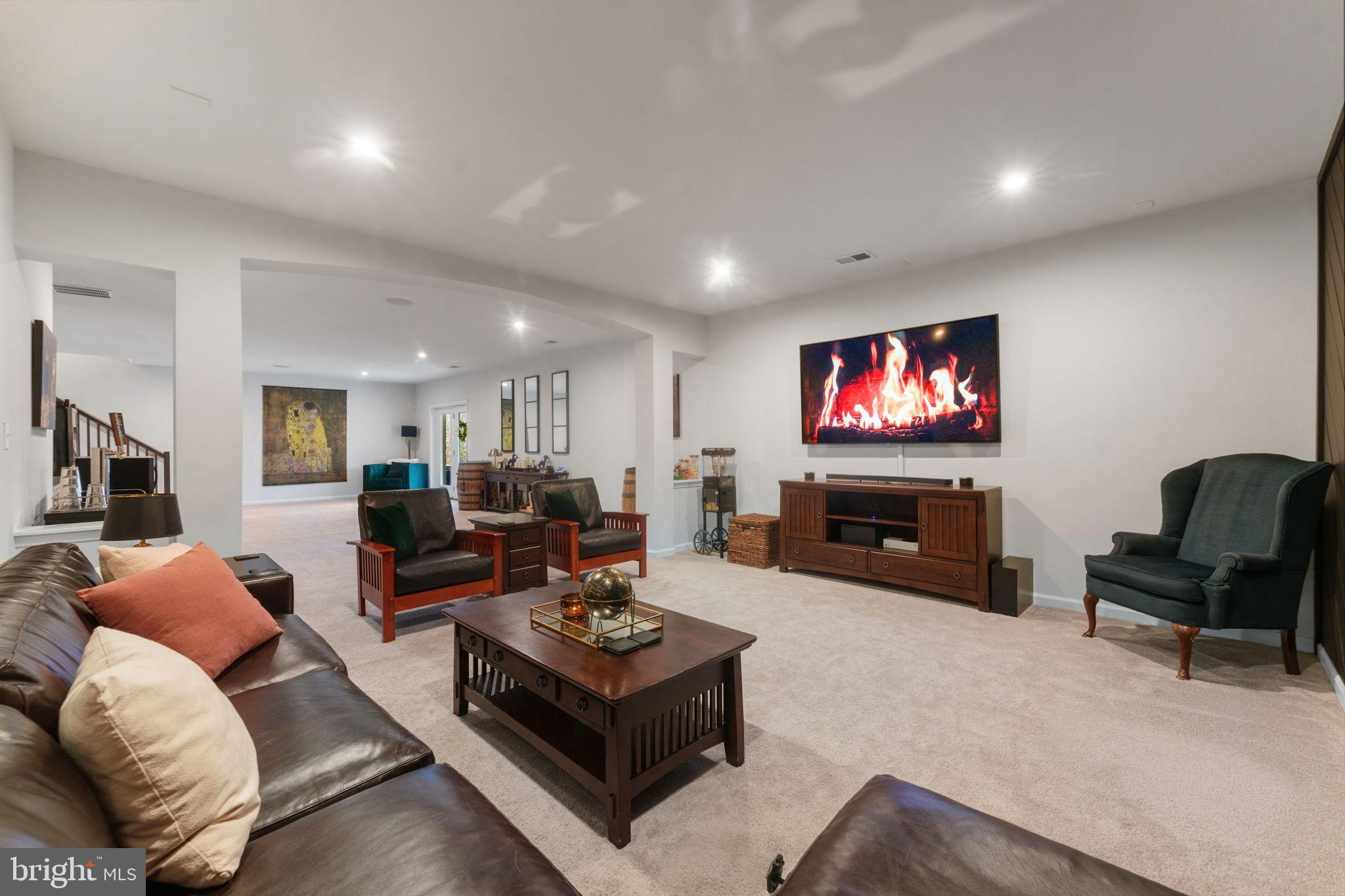 LIBERTY HALL - Residential