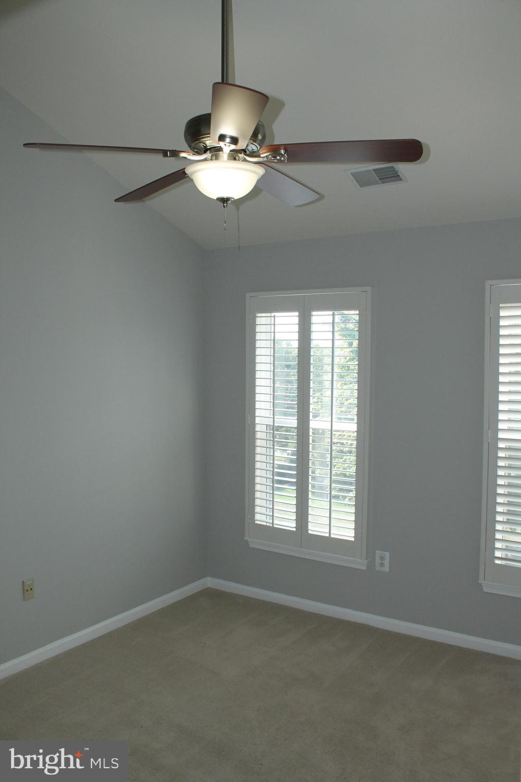 POTOMAC LAKES - Residential Lease