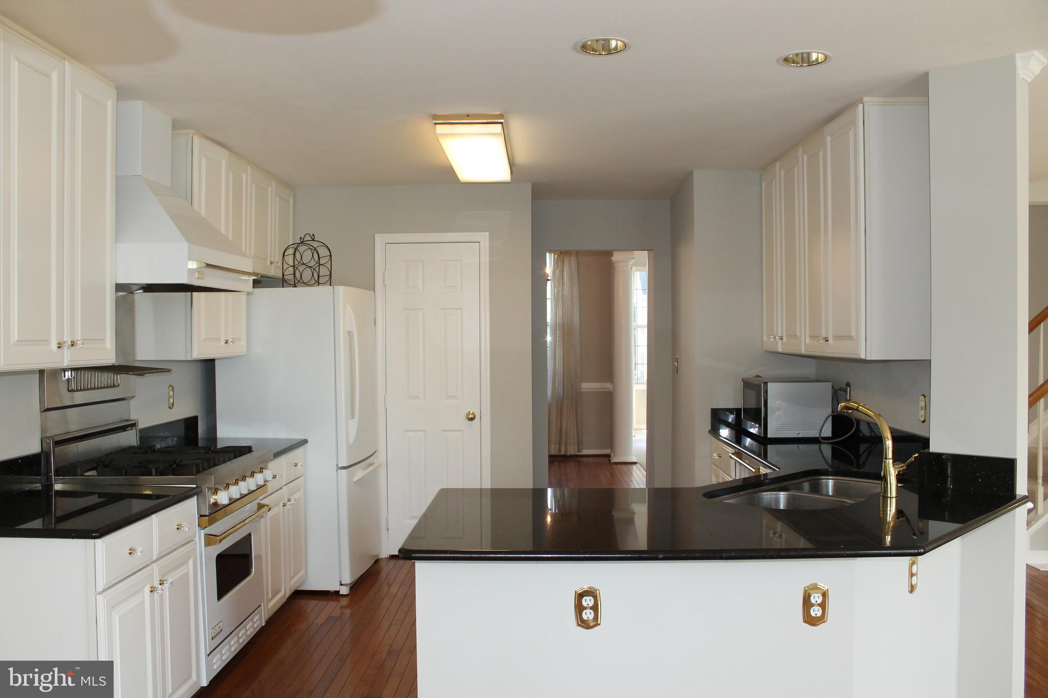 POTOMAC LAKES - Residential Lease