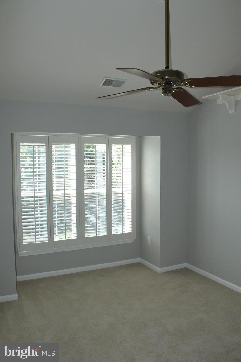 POTOMAC LAKES - Residential Lease