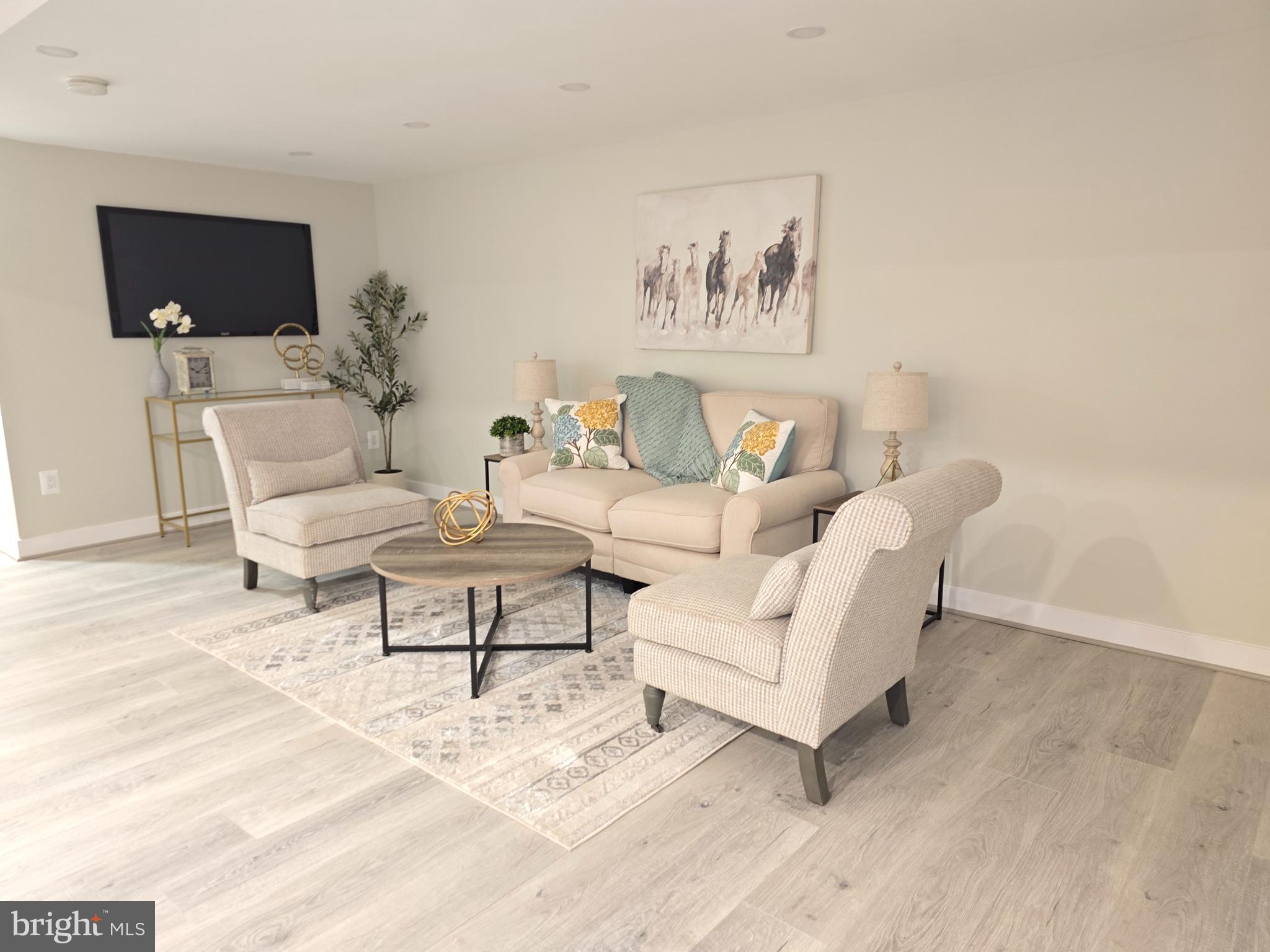 MUNSON HILL - Residential