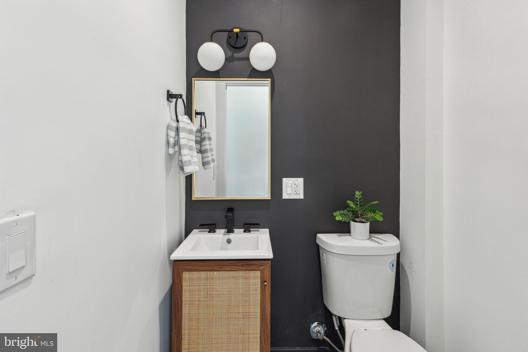 EAST KENSINGTON - Residential