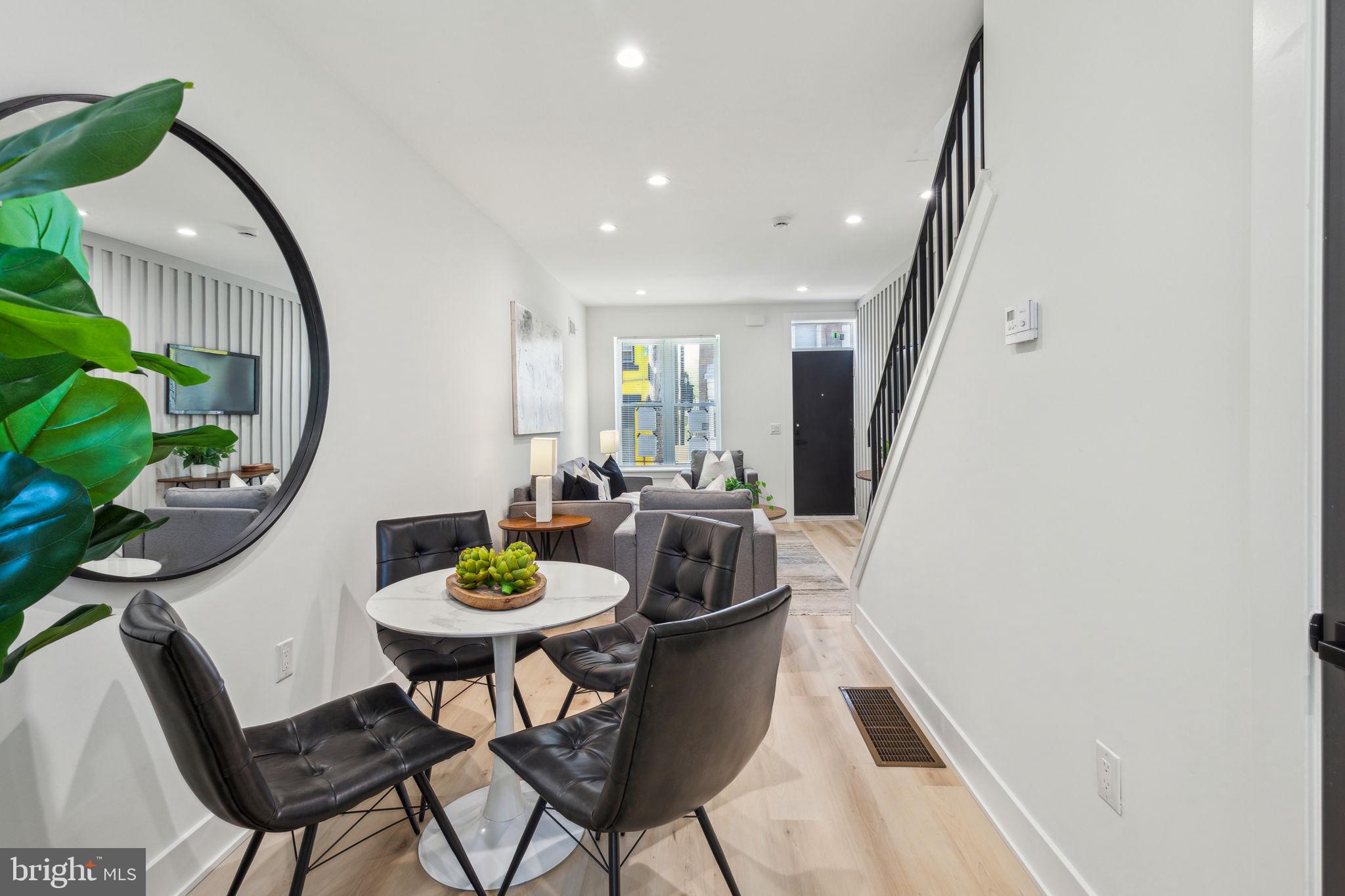 EAST KENSINGTON - Residential