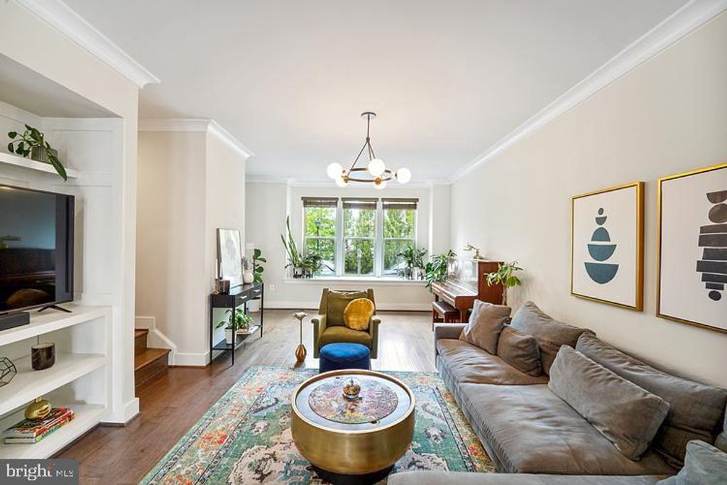 Photo of 13074 Wallich Way, GERMANTOWN, MD 20874 (MLS # MDMC2229260)