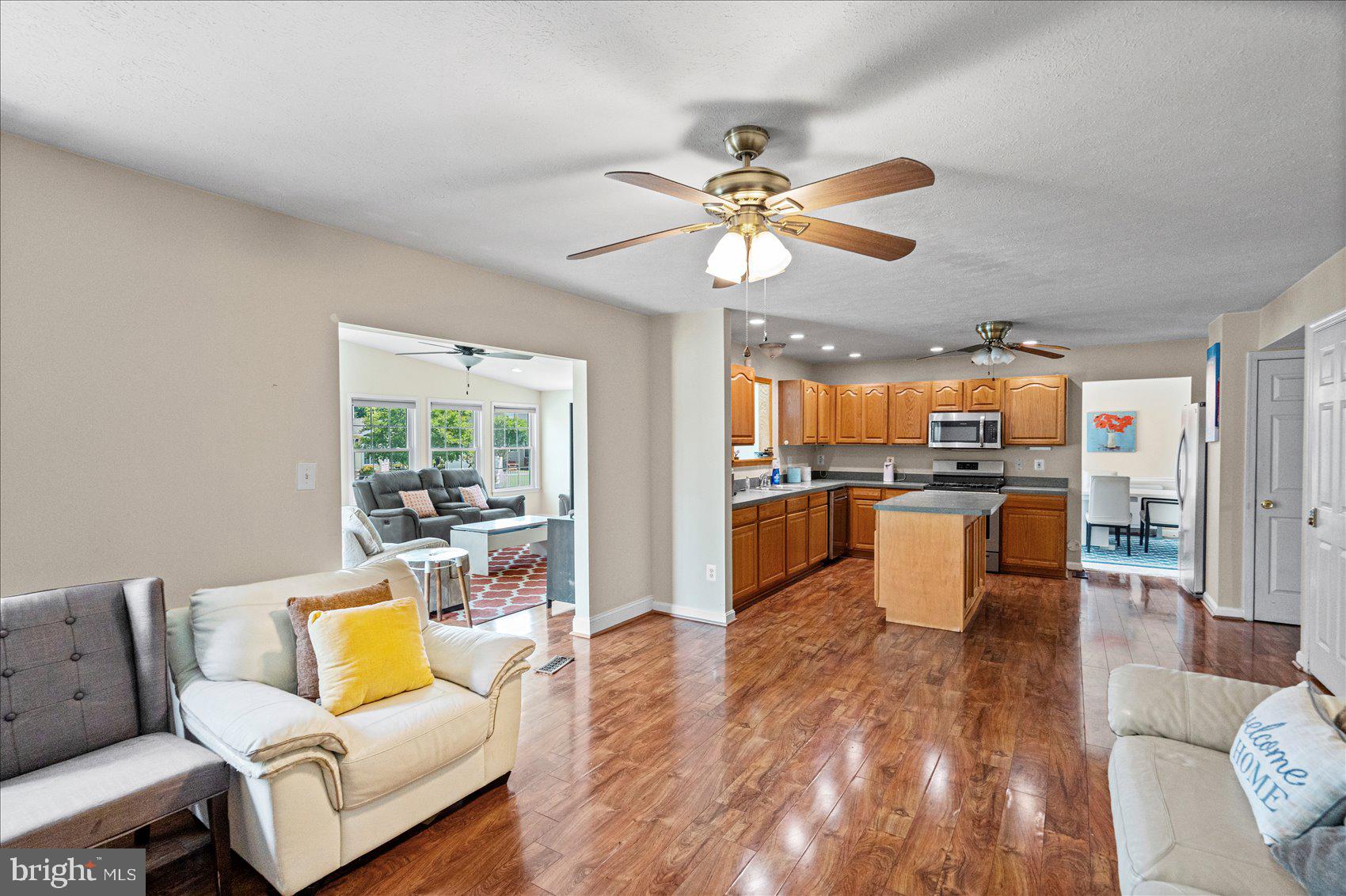 BEACHWOOD ESTATES - Residential