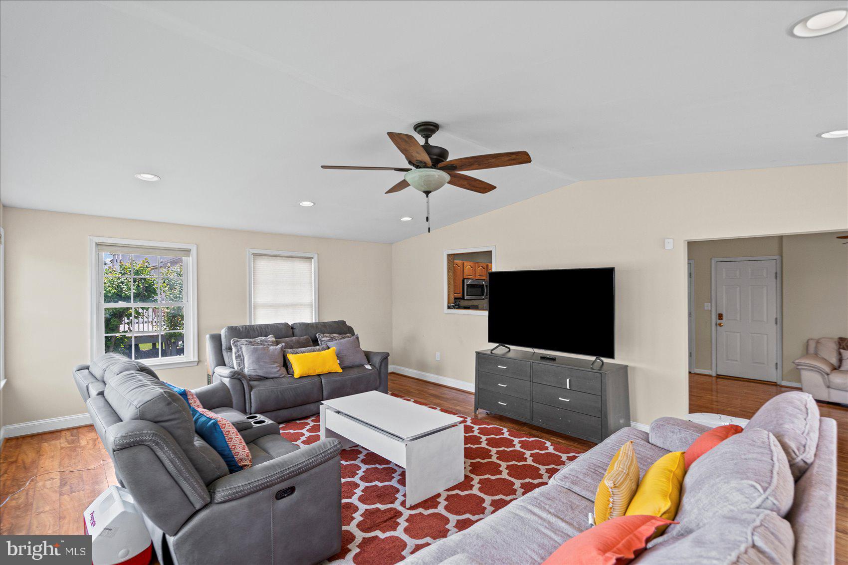 BEACHWOOD ESTATES - Residential
