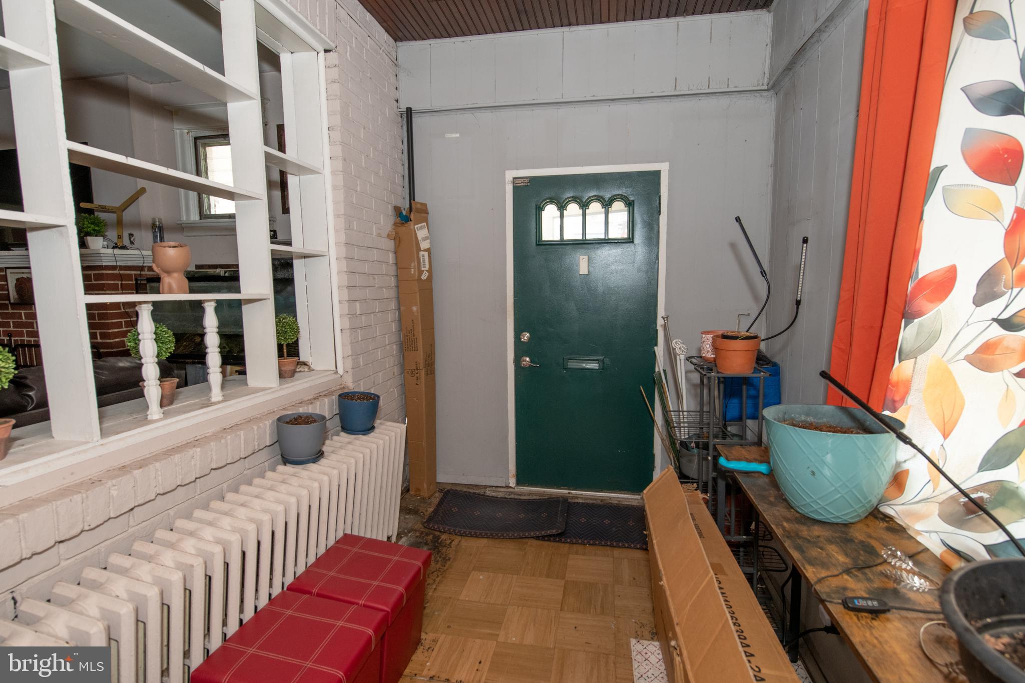 954 WAKELING STREET