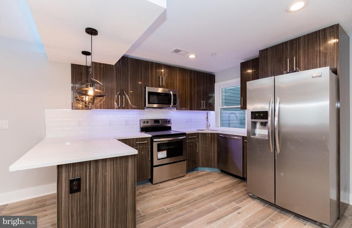 EAST KENSINGTON - Residential Lease