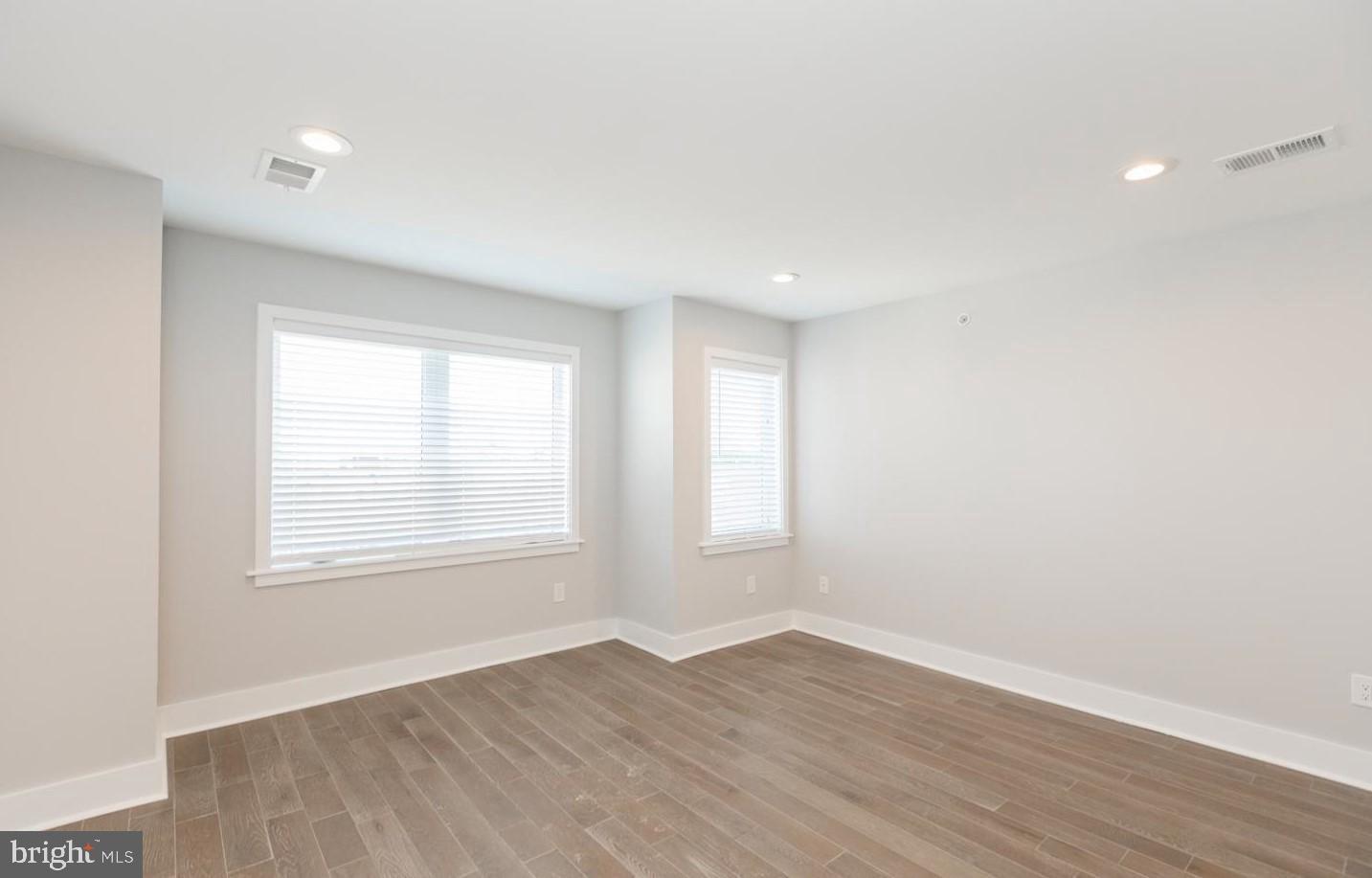 EAST KENSINGTON - Residential Lease