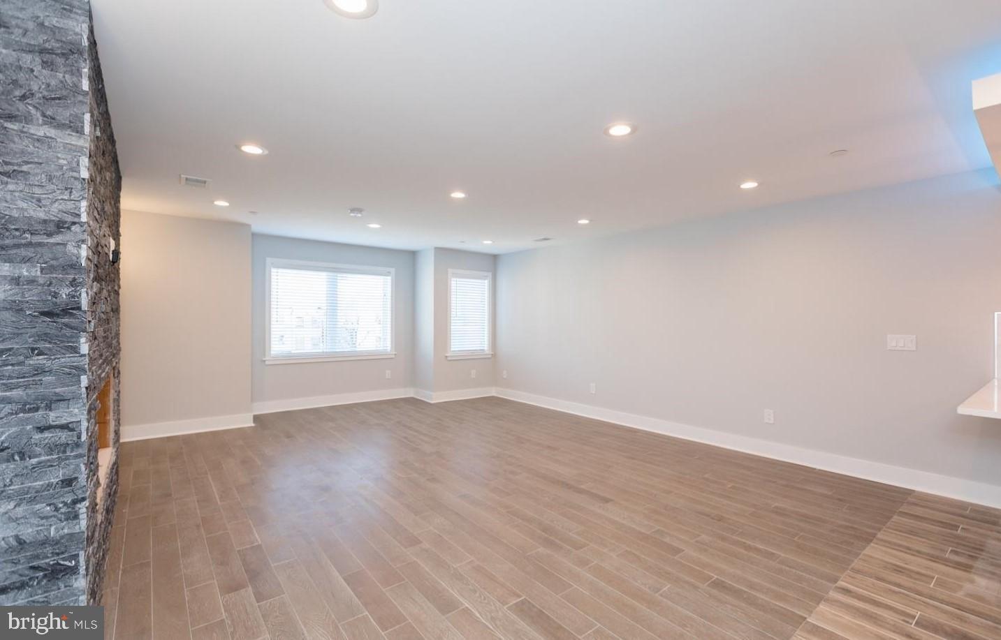 EAST KENSINGTON - Residential Lease