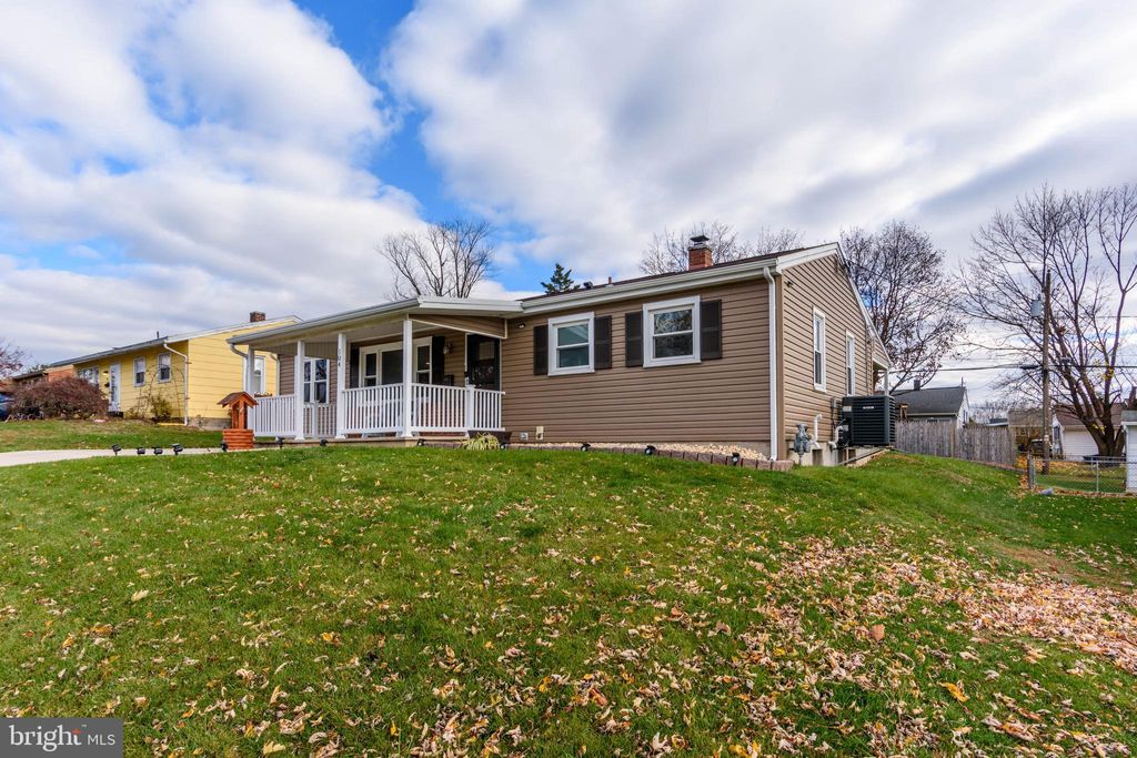 Photo of 104 Nissley Drive, MIDDLETOWN, PA 17057 (MLS # PADA2052036)