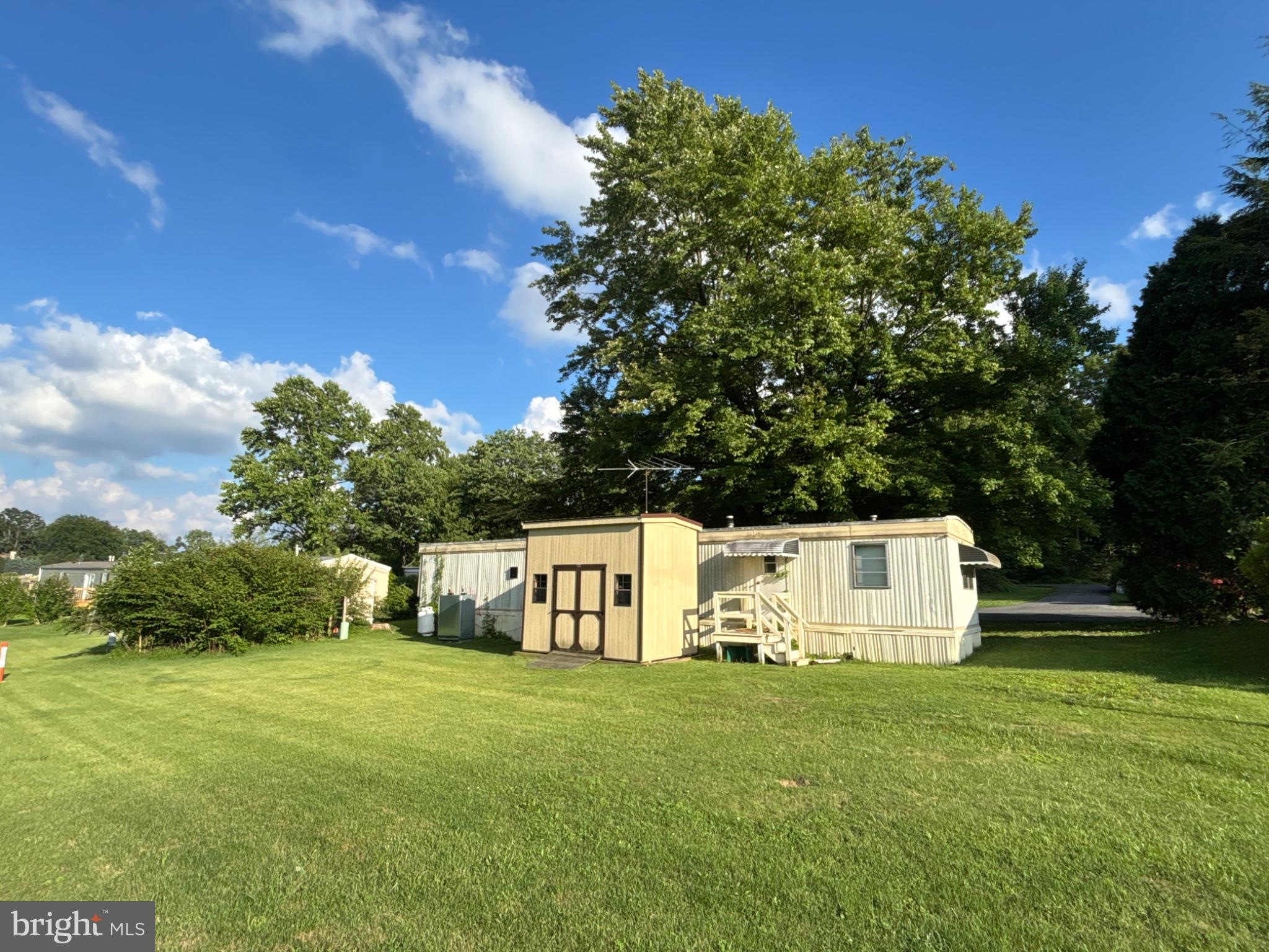 105 AZALEA CIR.
