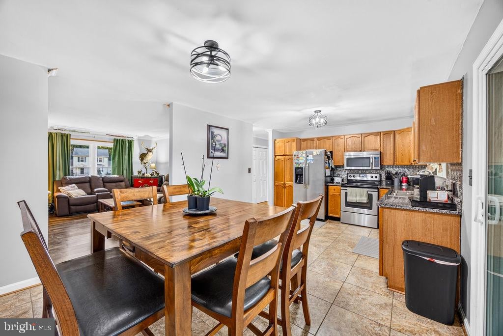 10703 BIG OAKS COURT