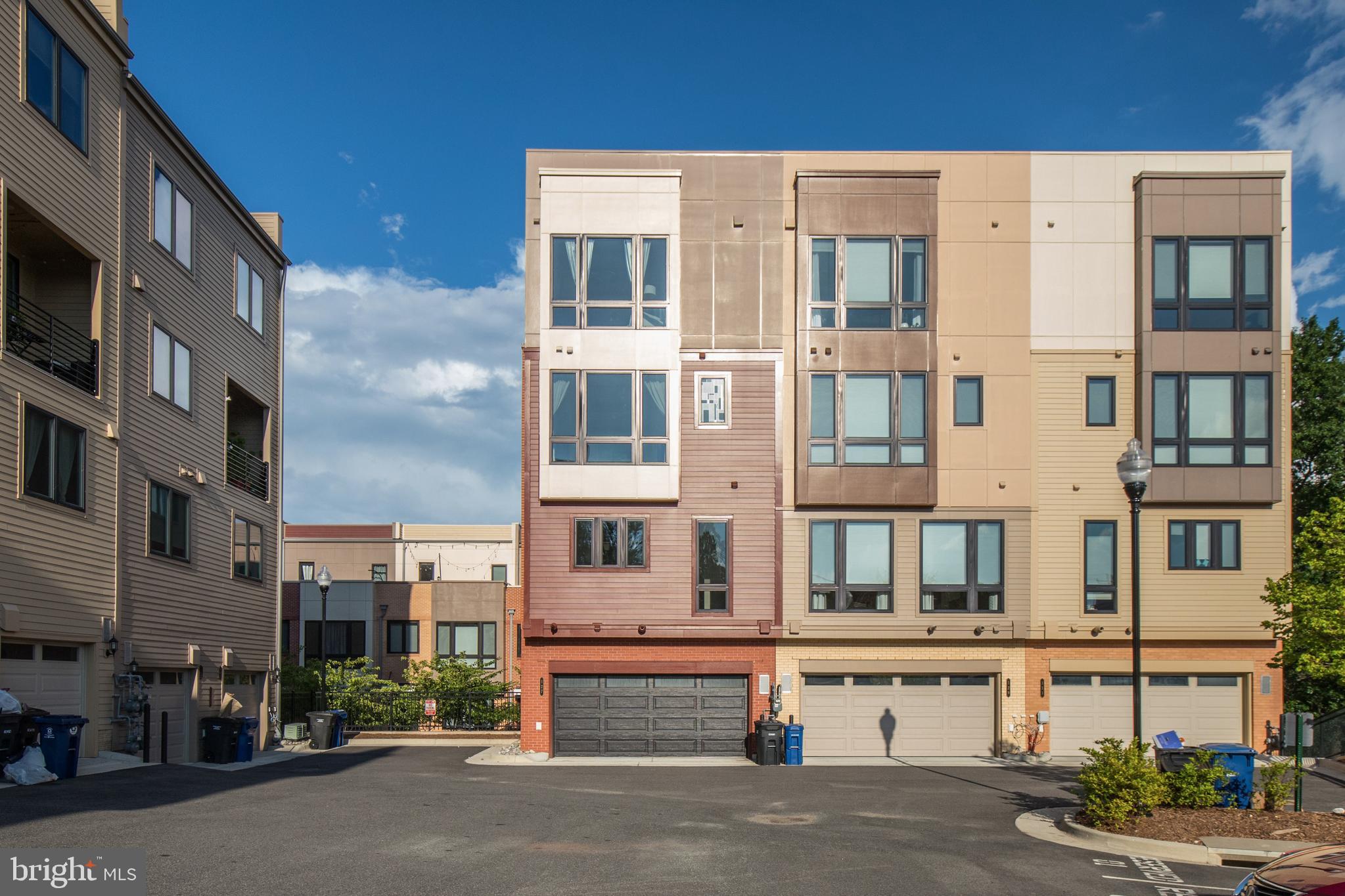 CAMBRIA SQUARE - Residential