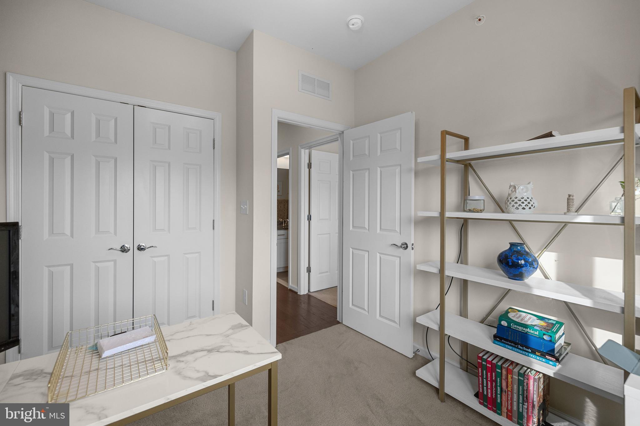 CAMBRIA SQUARE - Residential