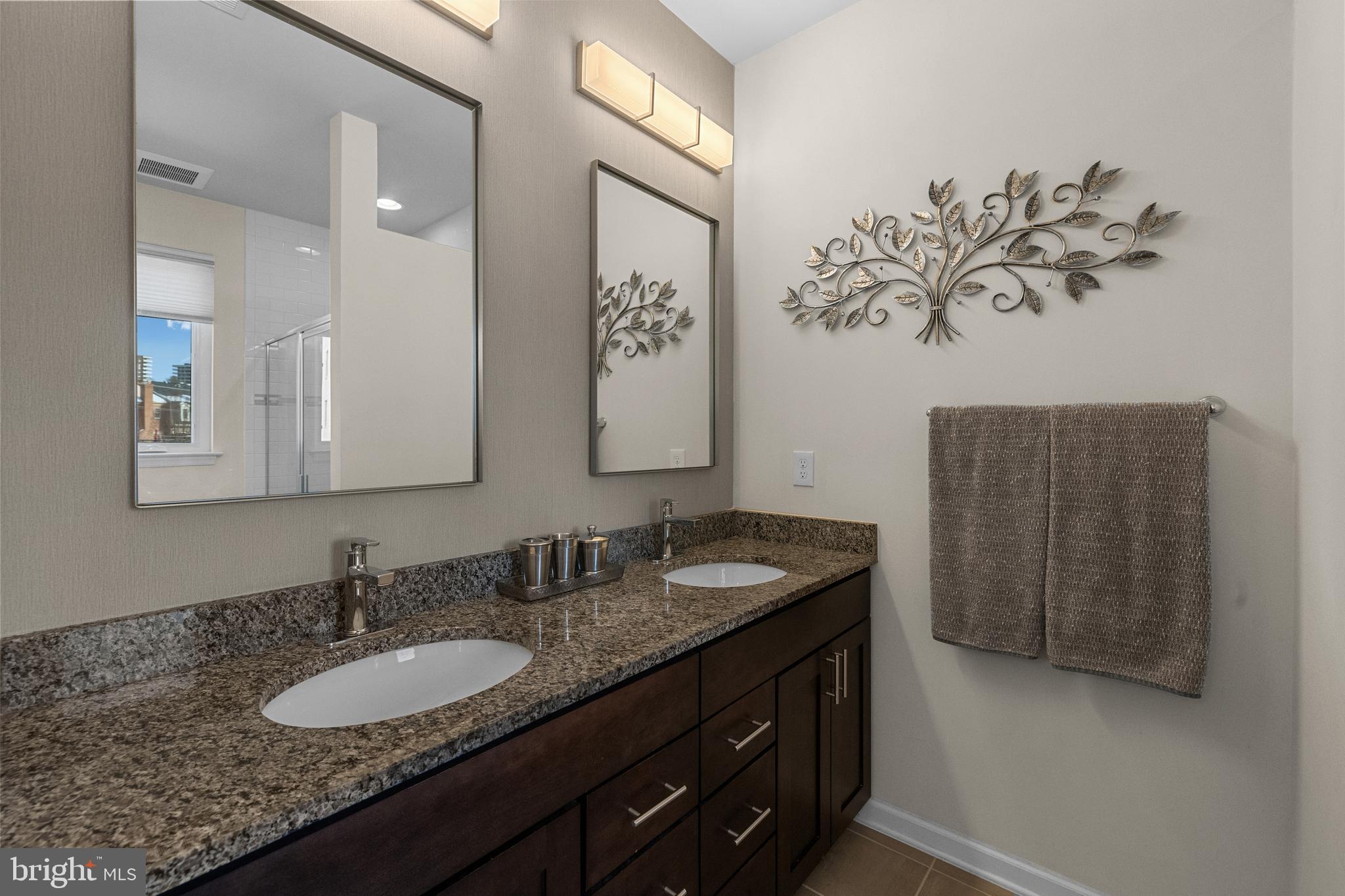 CAMBRIA SQUARE - Residential