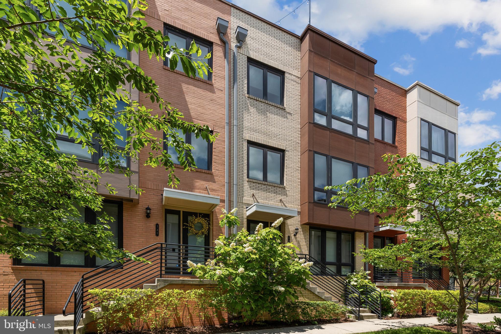 CAMBRIA SQUARE - Residential