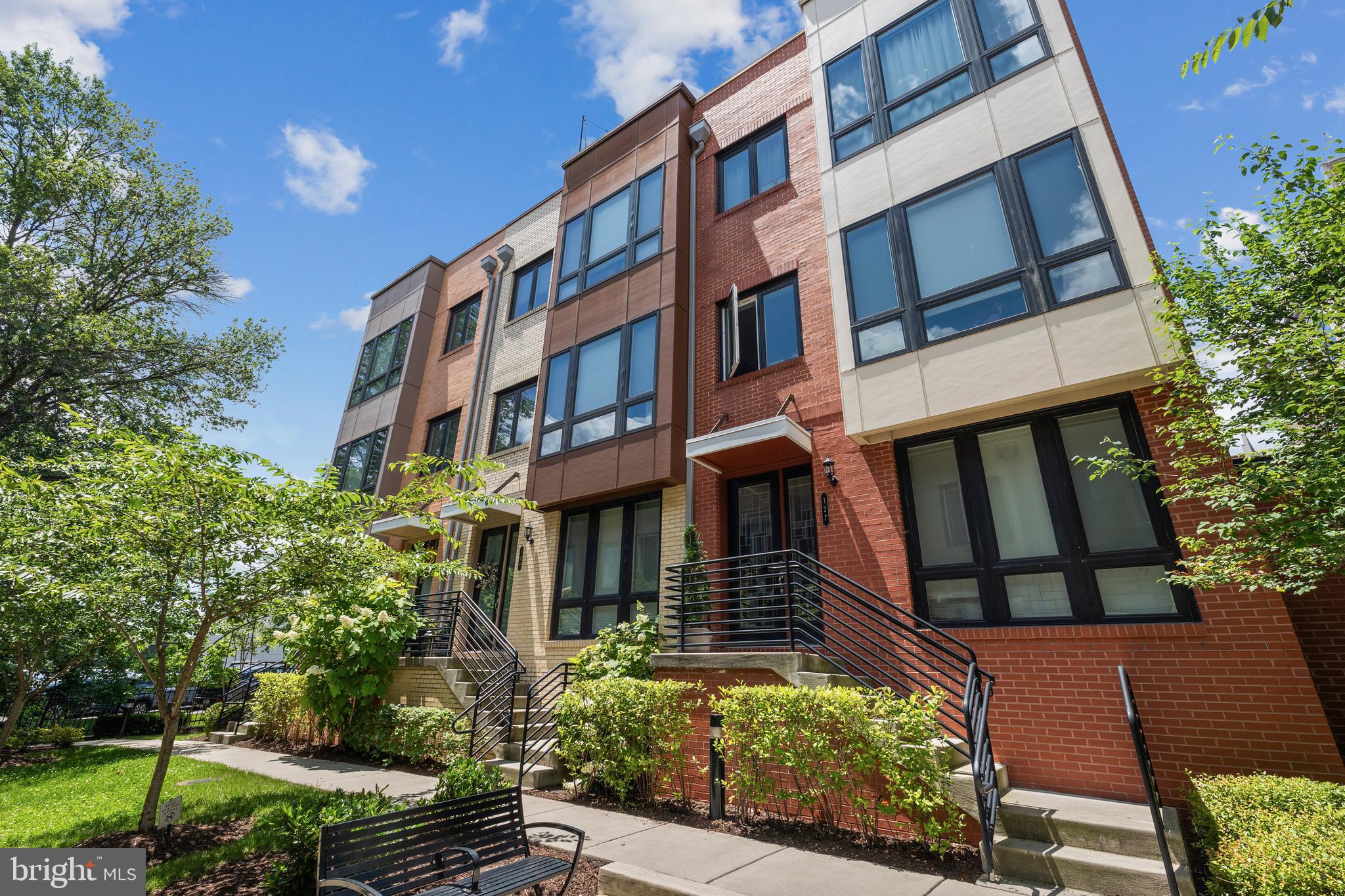 CAMBRIA SQUARE - Residential