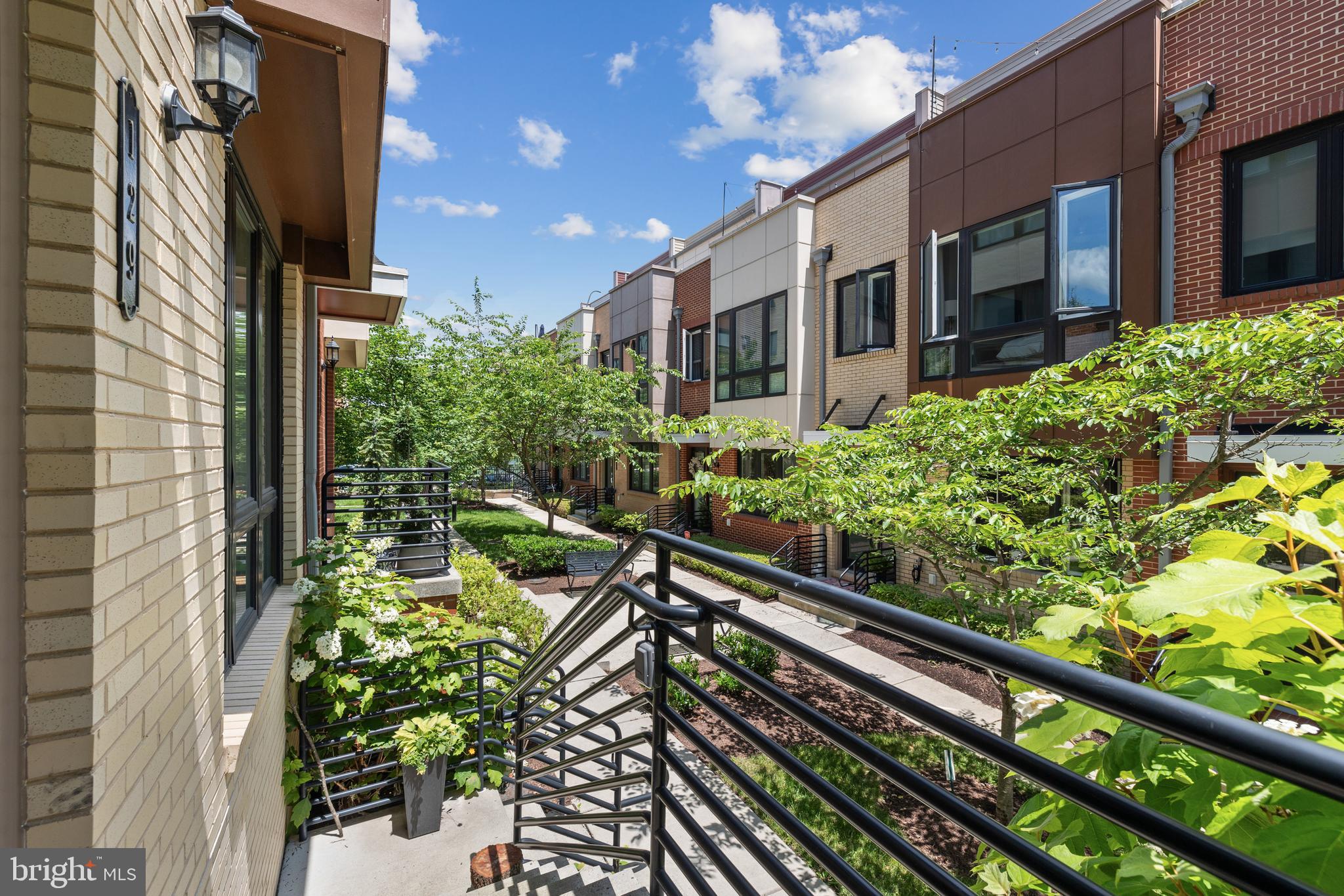 CAMBRIA SQUARE - Residential