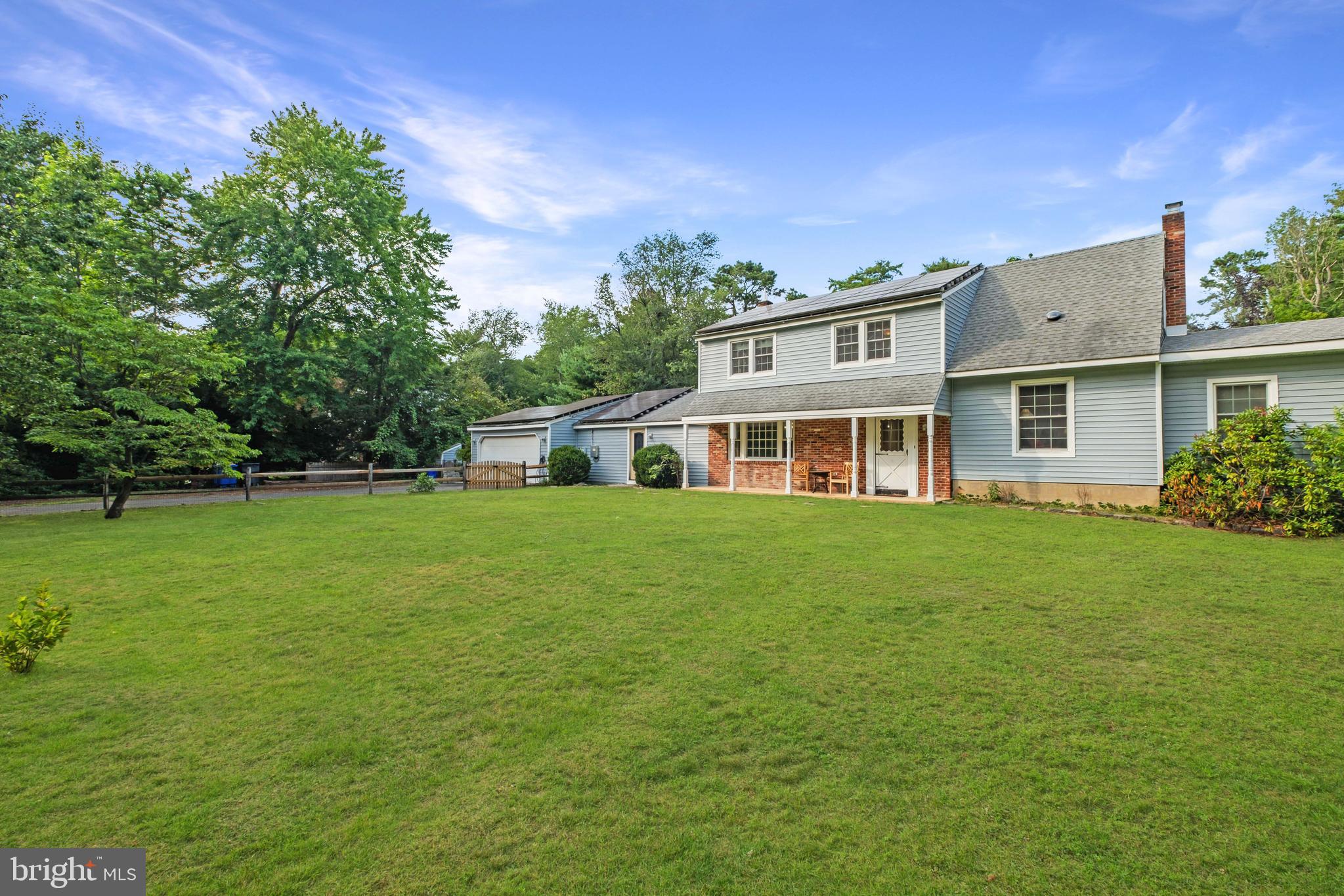 2 HOLLY DRIVE