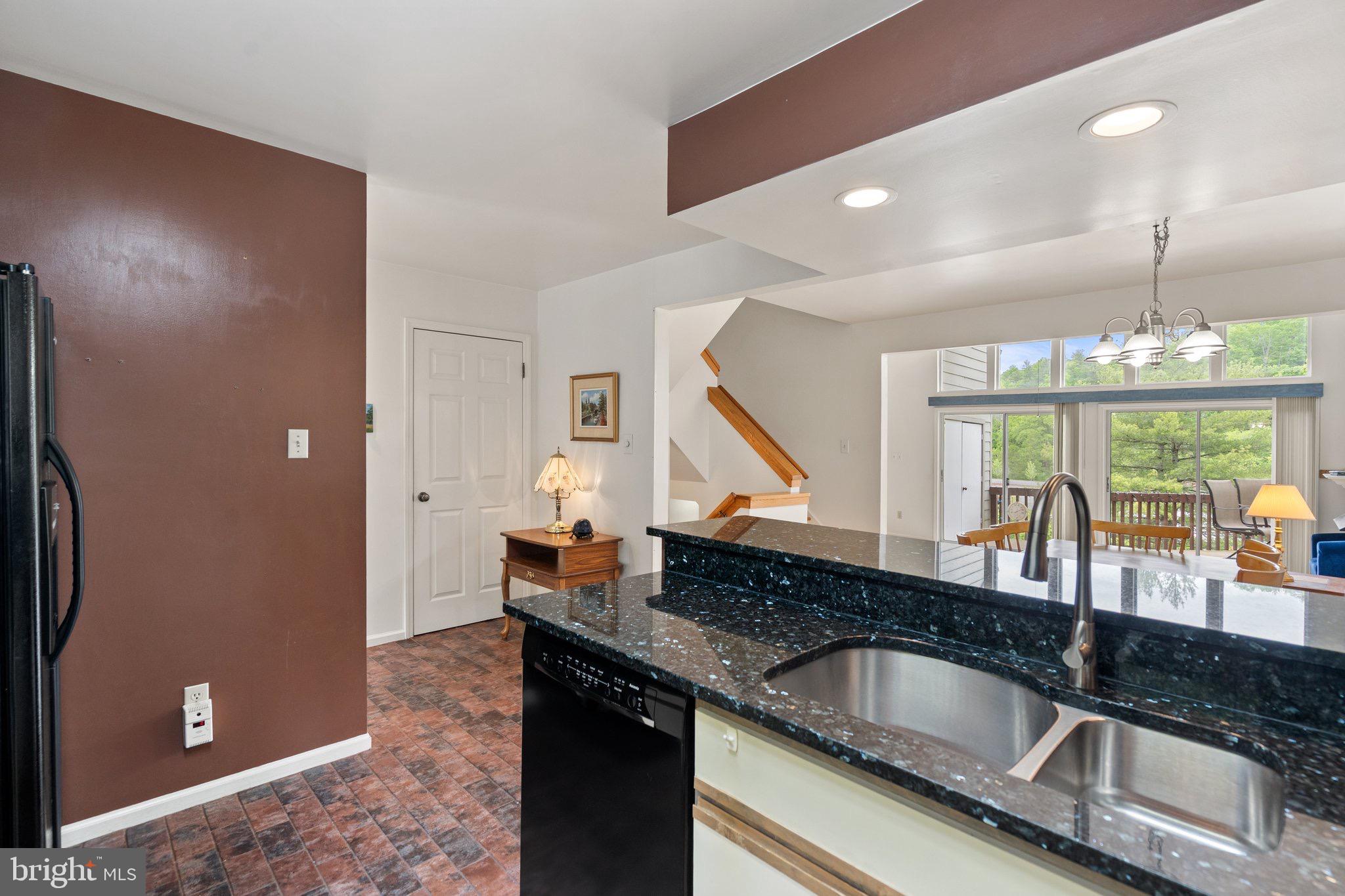 13 RIDGE CT