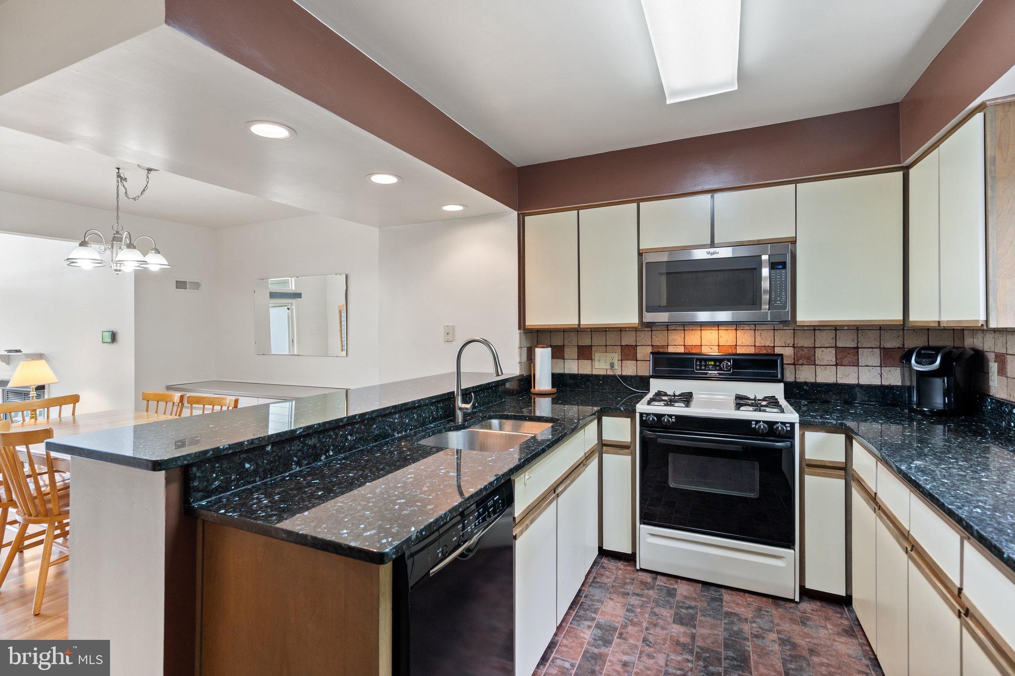 13 RIDGE CT