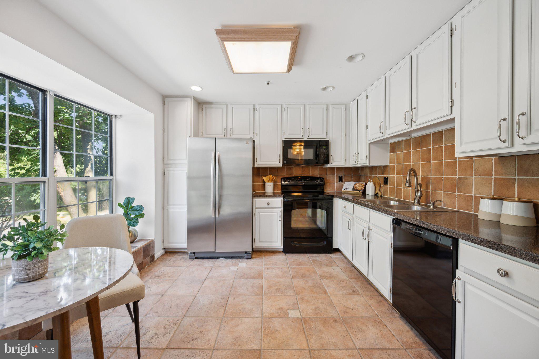 OLD GEORGETOWN VILLAGE - Residential