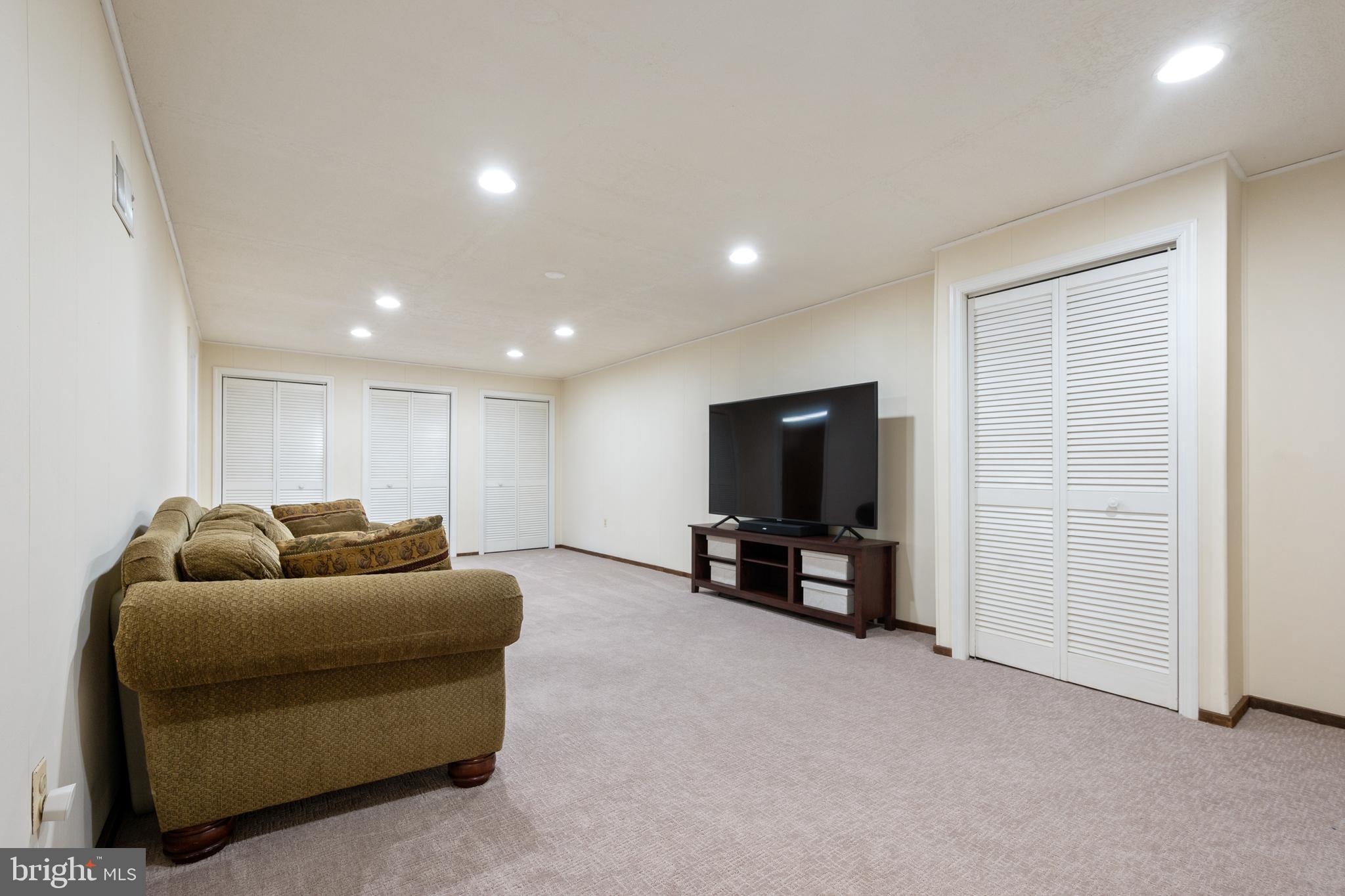 WOODRIDGE - Residential