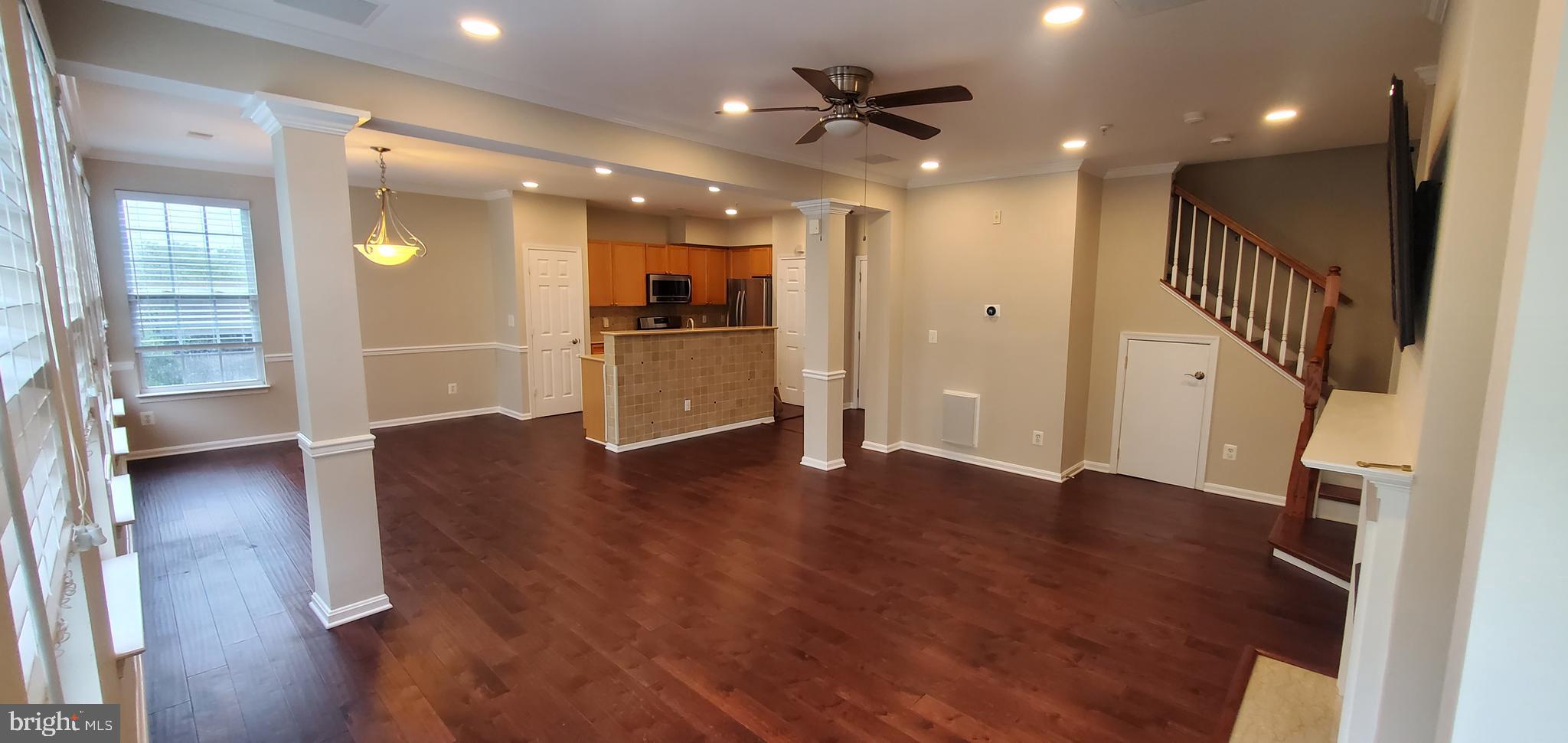 2663 MANHATTAN PLACE 01/301