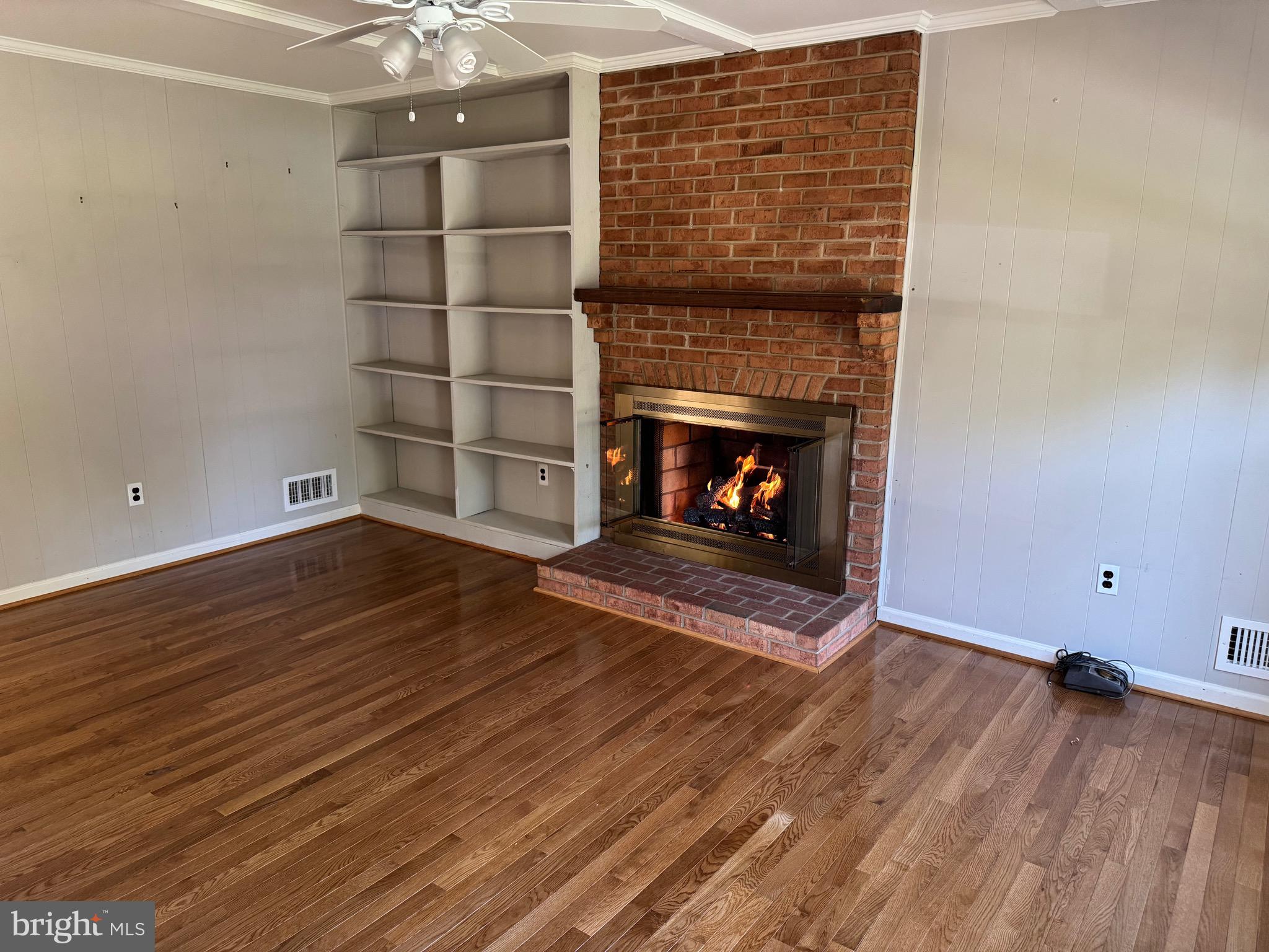 BEL PRE WOODS - Residential Lease