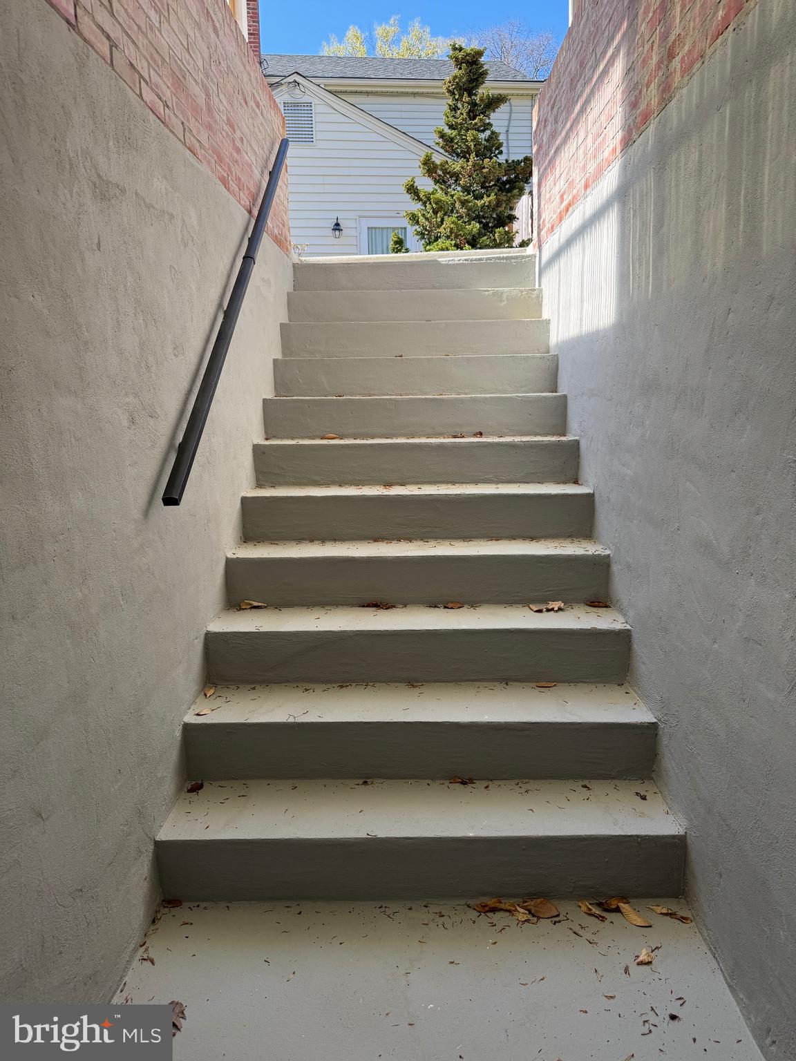 BEL PRE WOODS - Residential Lease