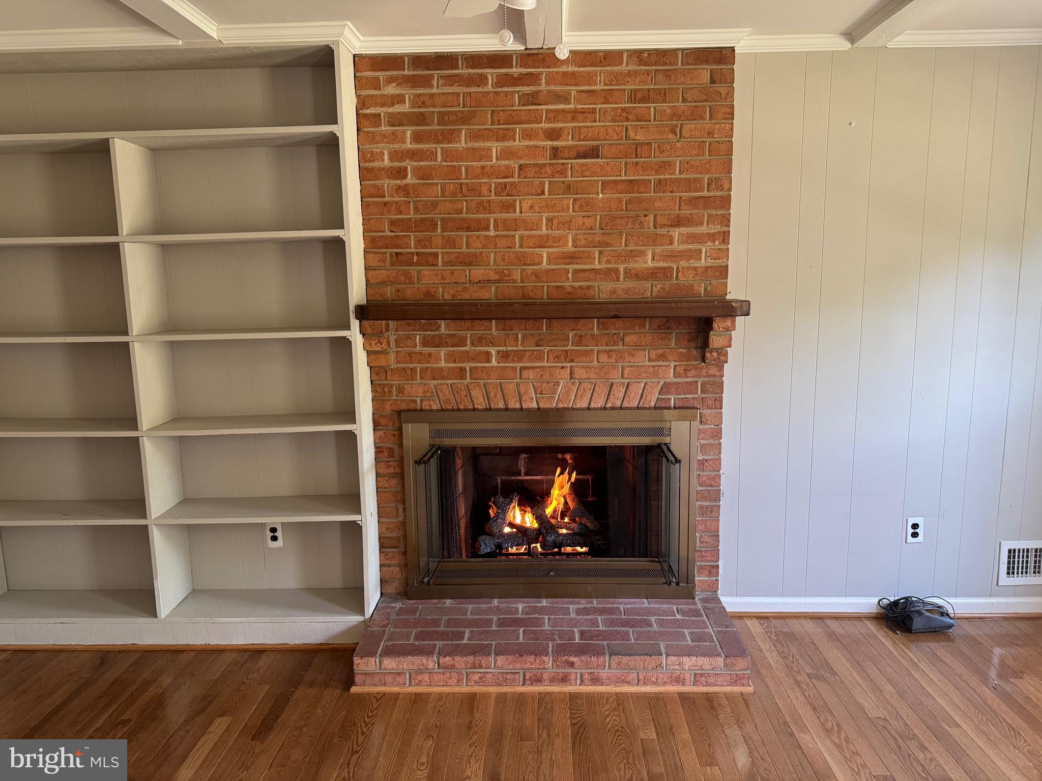 BEL PRE WOODS - Residential Lease