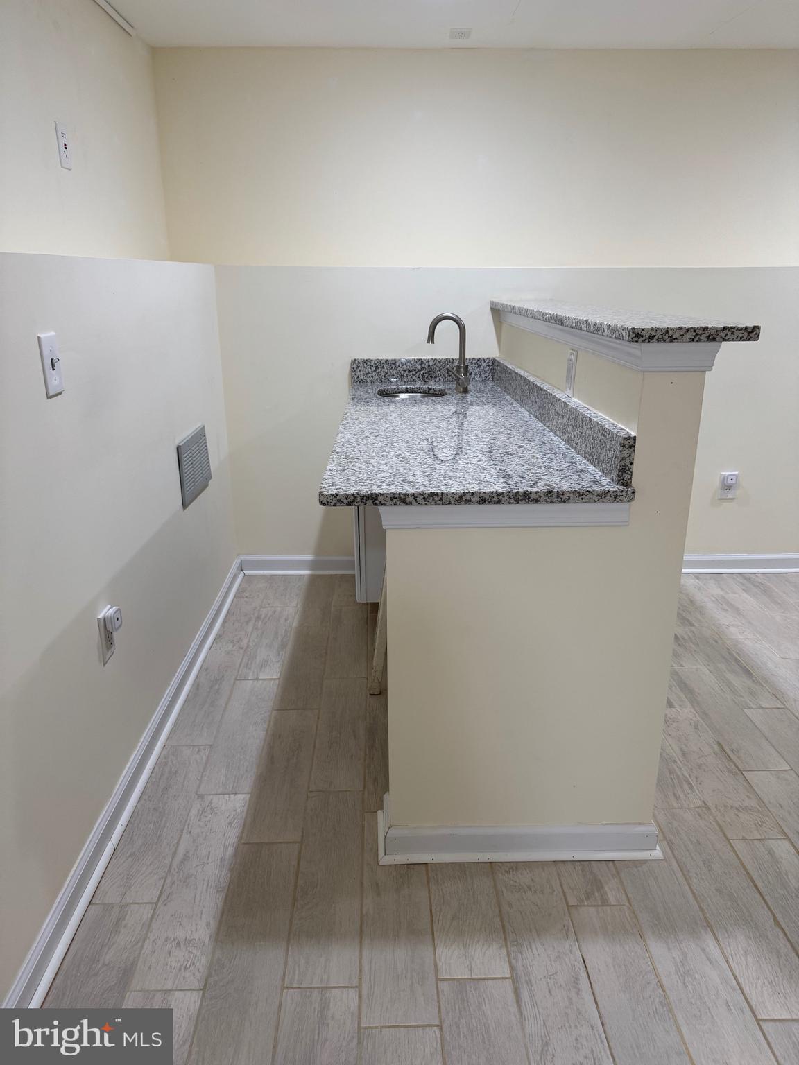 BEL PRE WOODS - Residential Lease