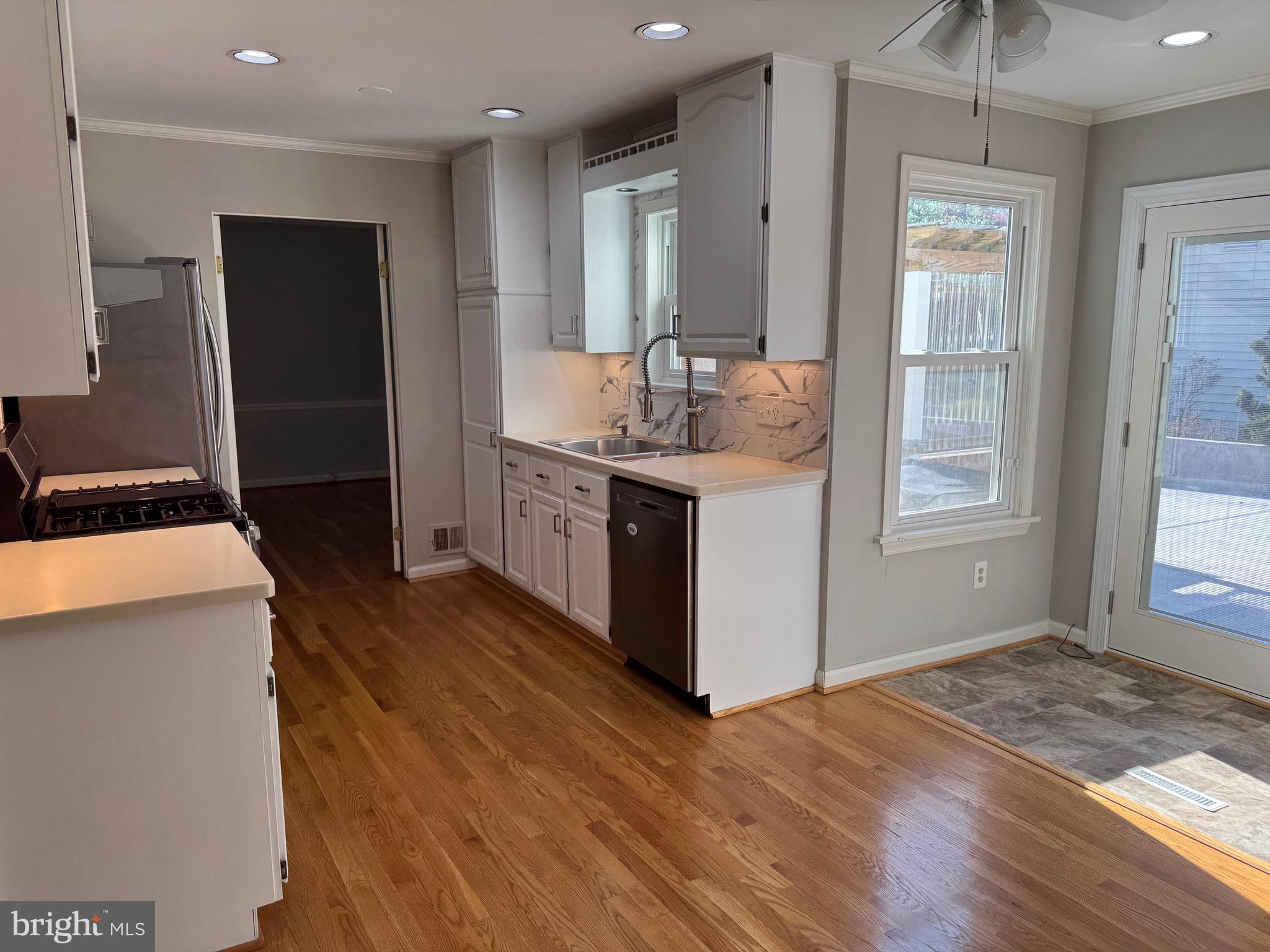 BEL PRE WOODS - Residential Lease