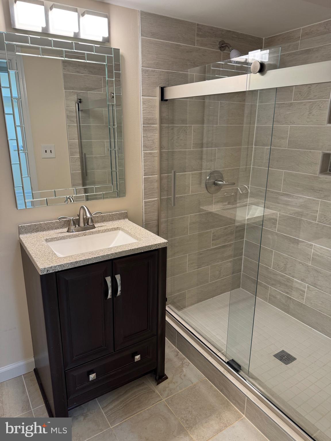 BEL PRE WOODS - Residential Lease