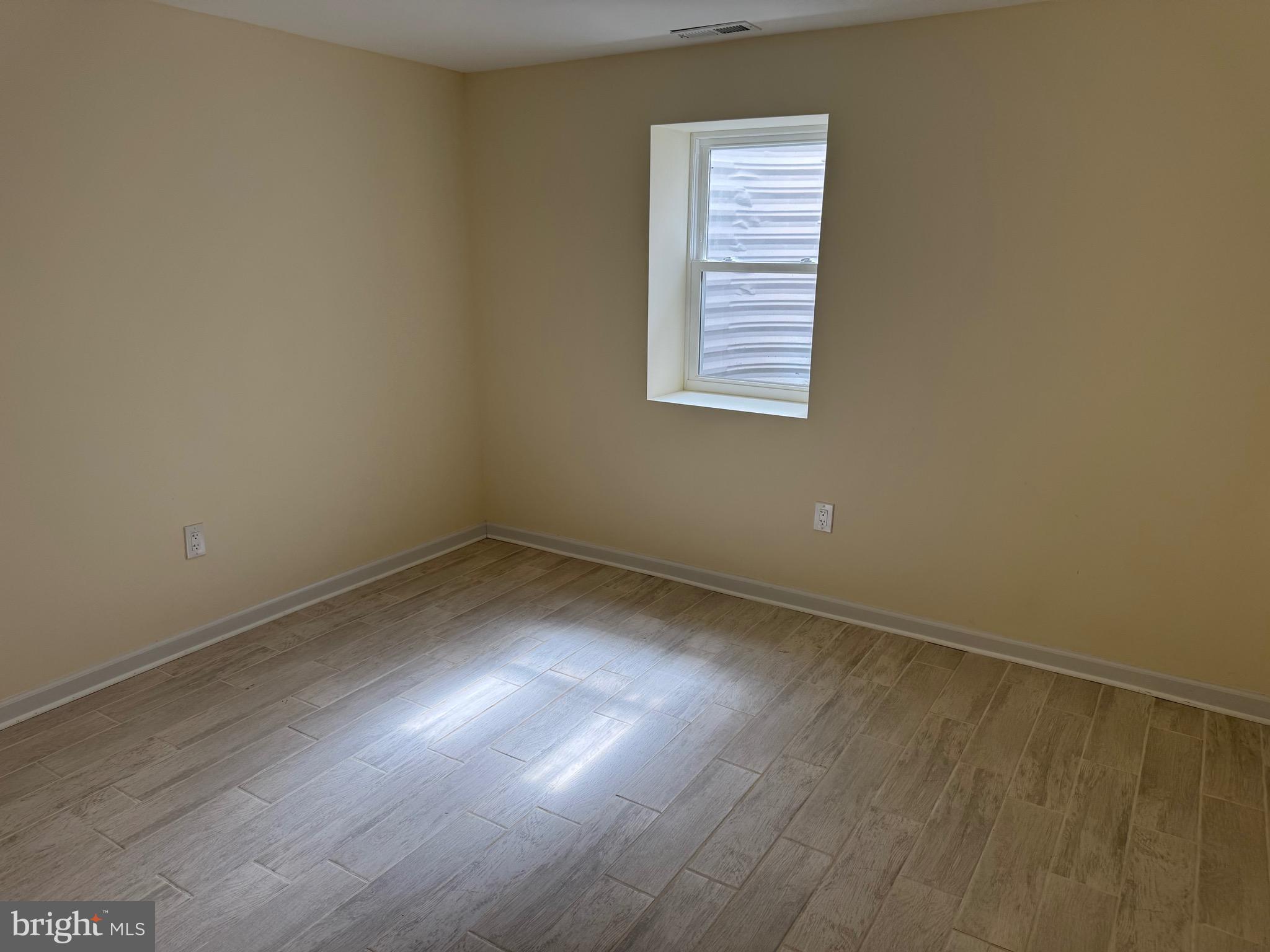 BEL PRE WOODS - Residential Lease