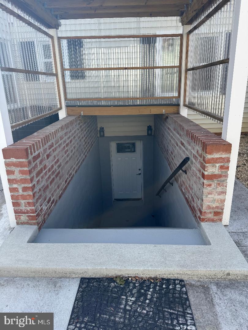 BEL PRE WOODS - Residential Lease