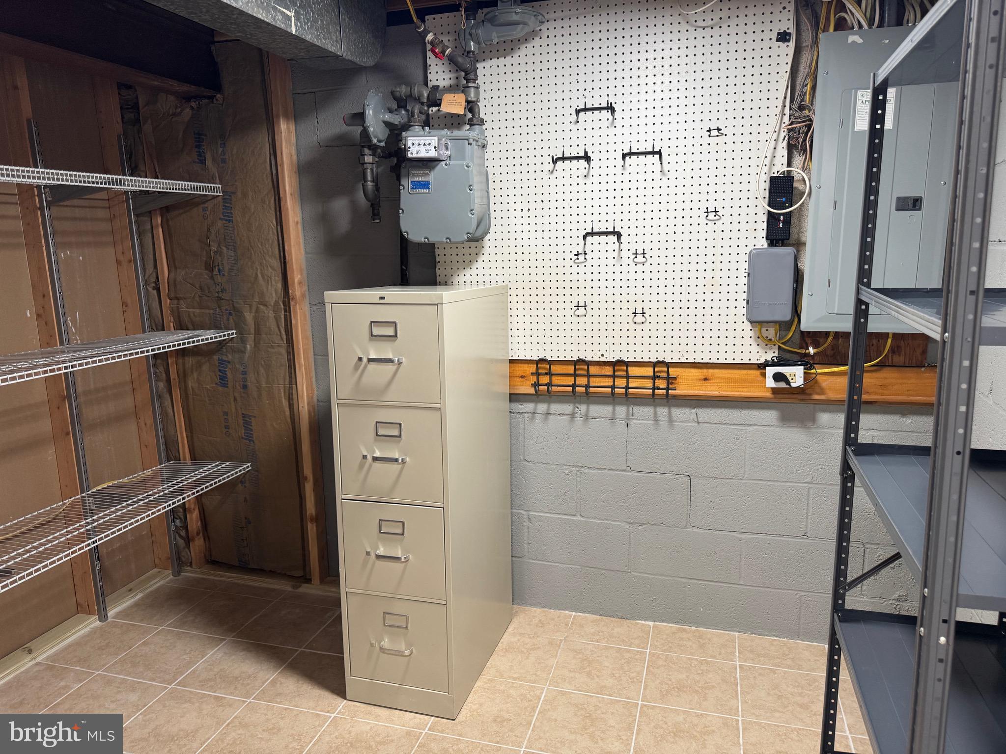 BEL PRE WOODS - Residential Lease