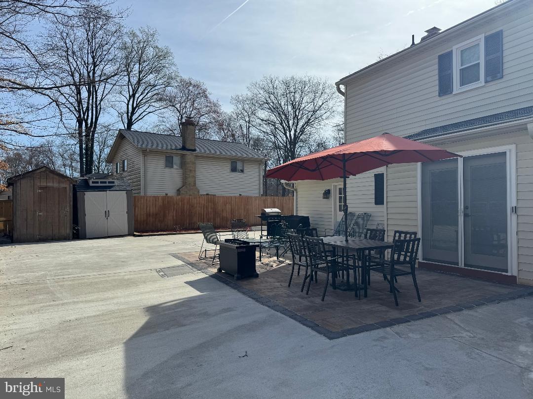 BEL PRE WOODS - Residential Lease