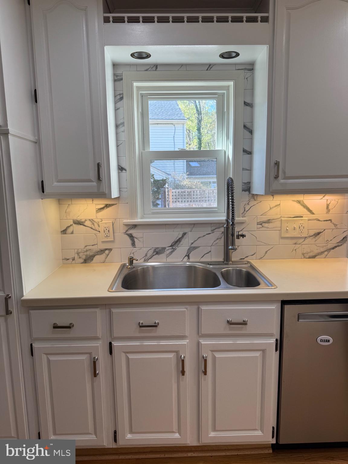 BEL PRE WOODS - Residential Lease