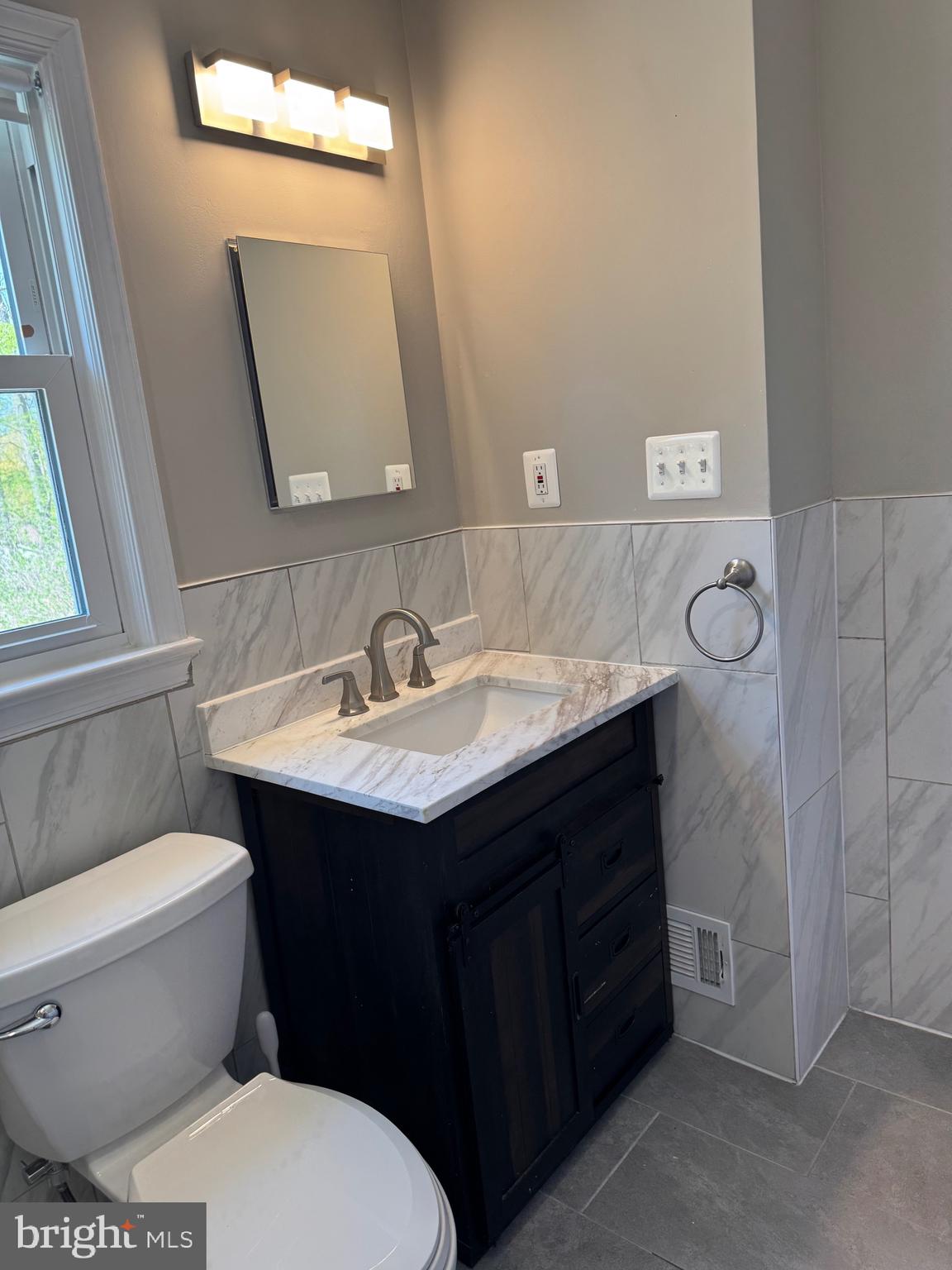 BEL PRE WOODS - Residential Lease