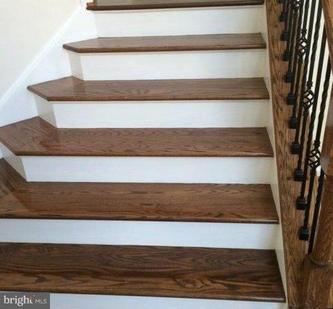 OAK CREEK - Residential