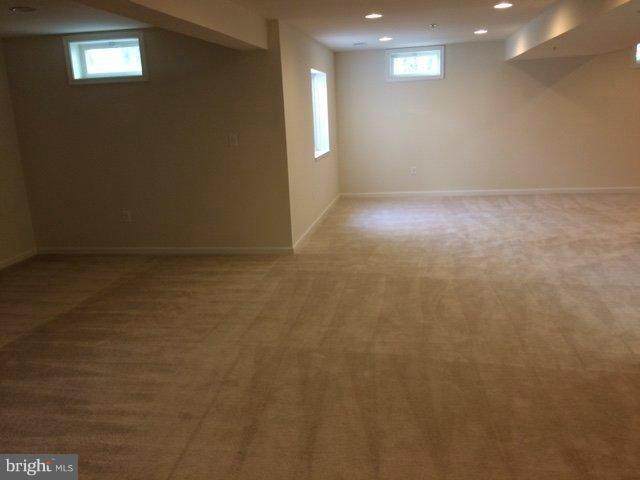 OAK CREEK - Residential