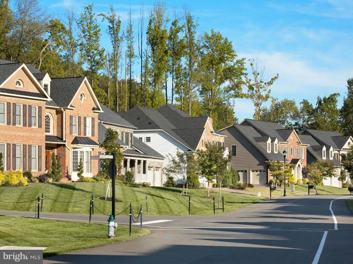 OAK CREEK - Residential